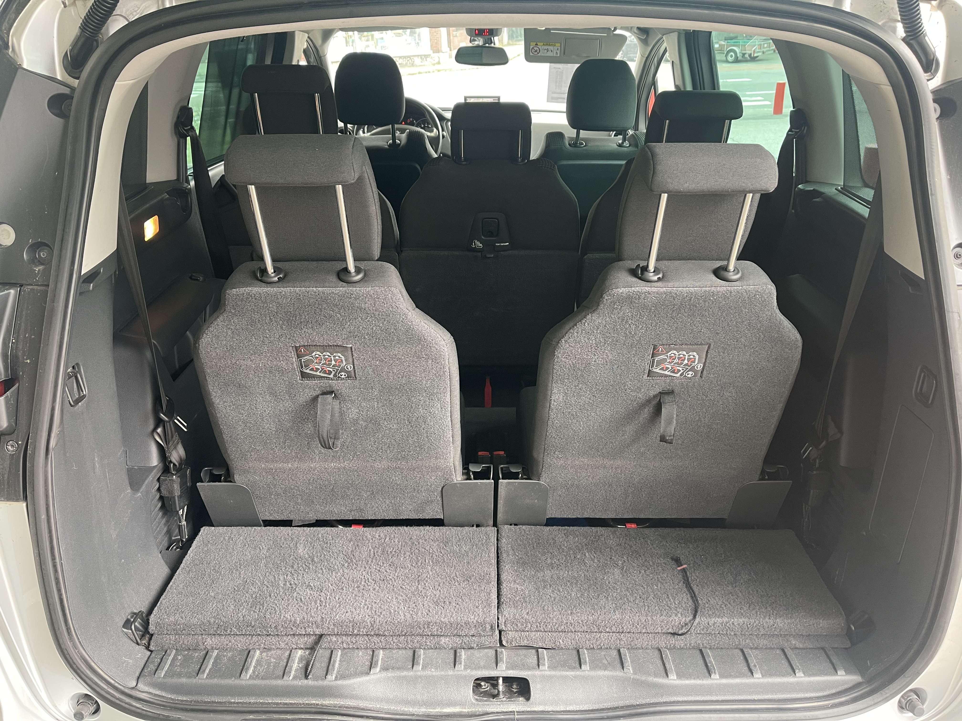 Peugeot 5008 1.6HDi 7PLACES (EURO6) GPS-CLIM-PDC-GAR 12MOIS