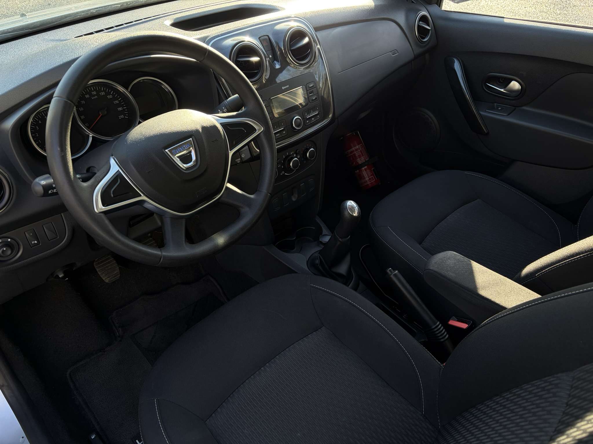 Dacia Logan 1.5 dCi 75cv/A.C/CAPTEURS AR/TEL/USB/GARANTIE 1AN