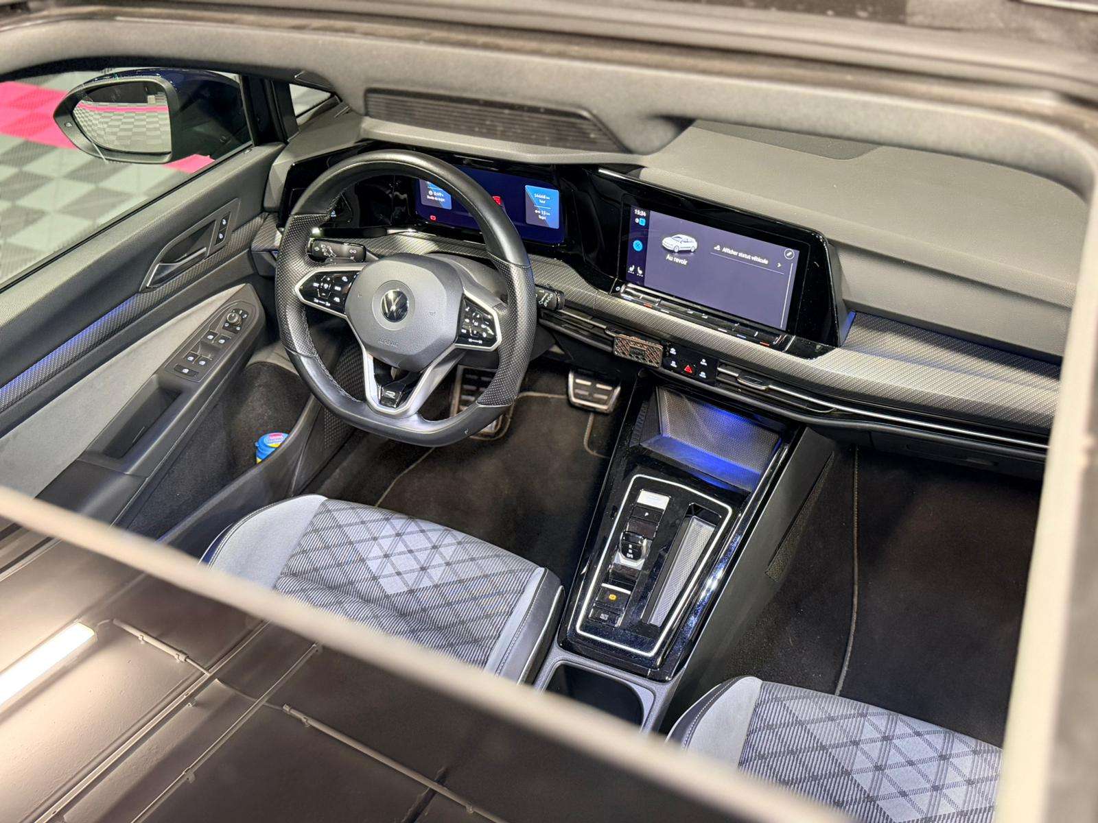 Volkswagen Golf Variant SW 2.0 SCR TDi R-Line Business Premium DSG — Toit pano — HUD — CarPlay