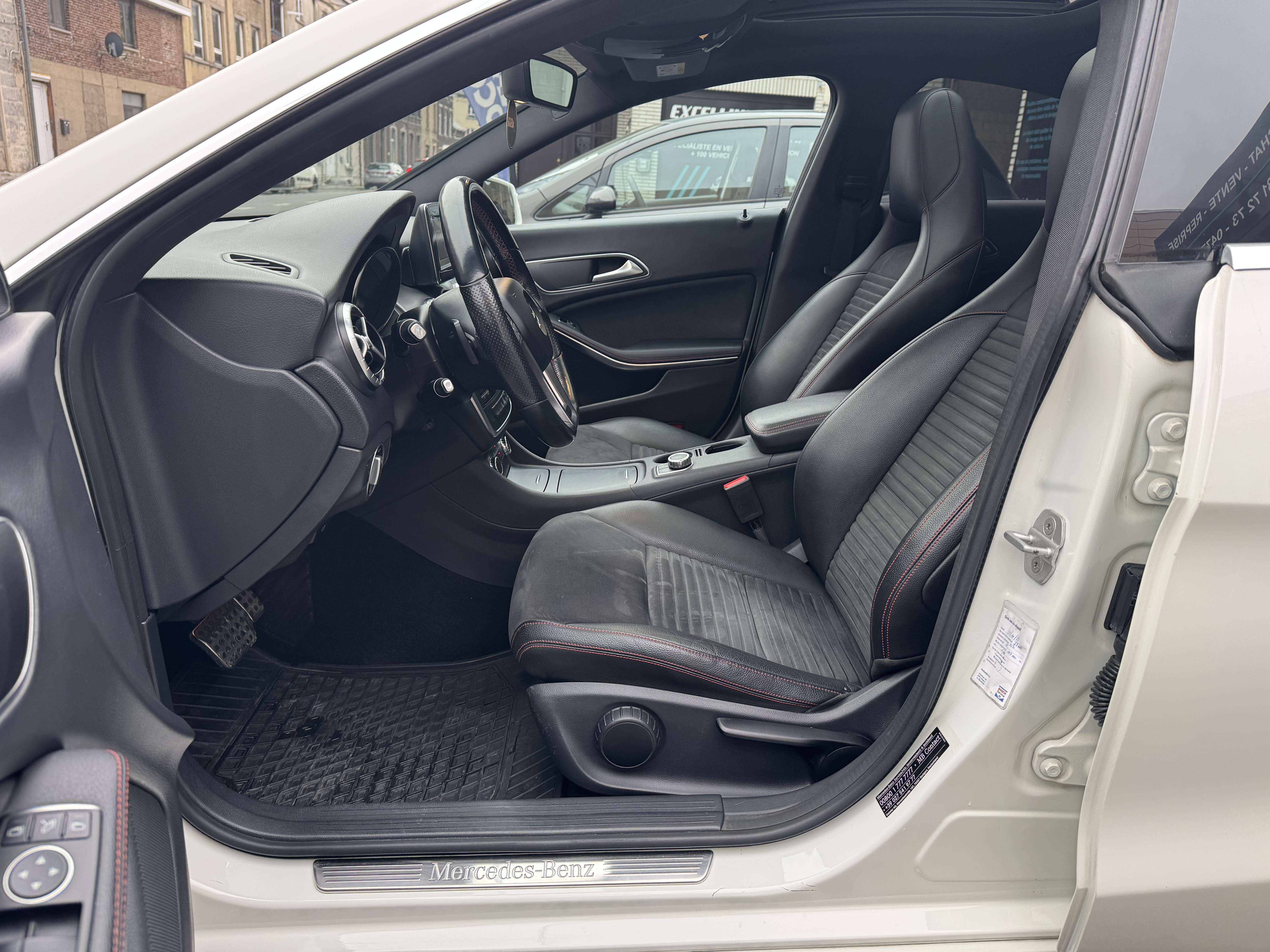 Mercedes-Benz CLA 200 CDI Pack Amg Toit Pano Gps Xénon Boite Auto
