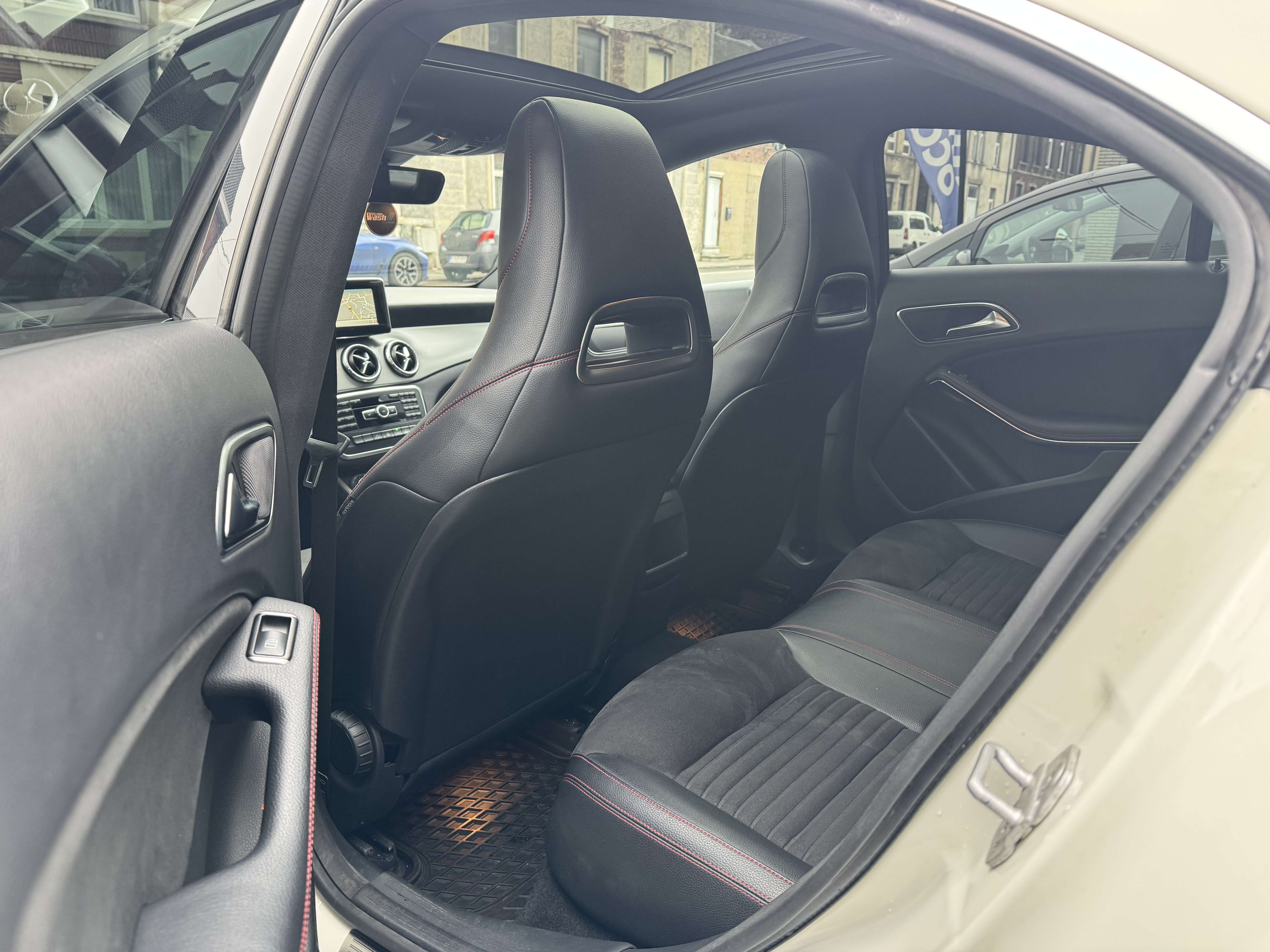 Mercedes-Benz CLA 200 CDI Pack Amg Toit Pano Gps Xénon Boite Auto