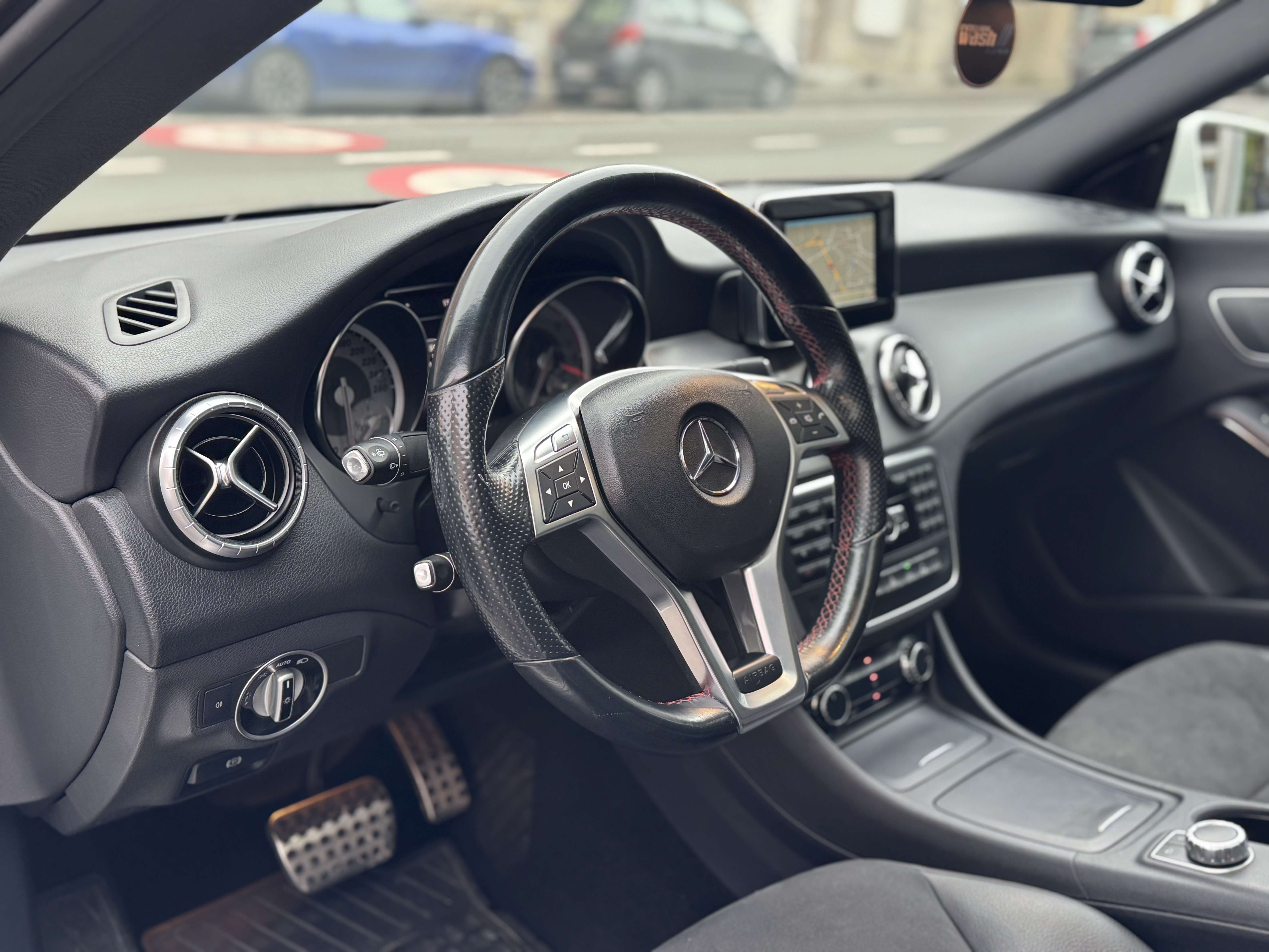 Mercedes-Benz CLA 200 CDI Pack Amg Toit Pano Gps Xénon Boite Auto