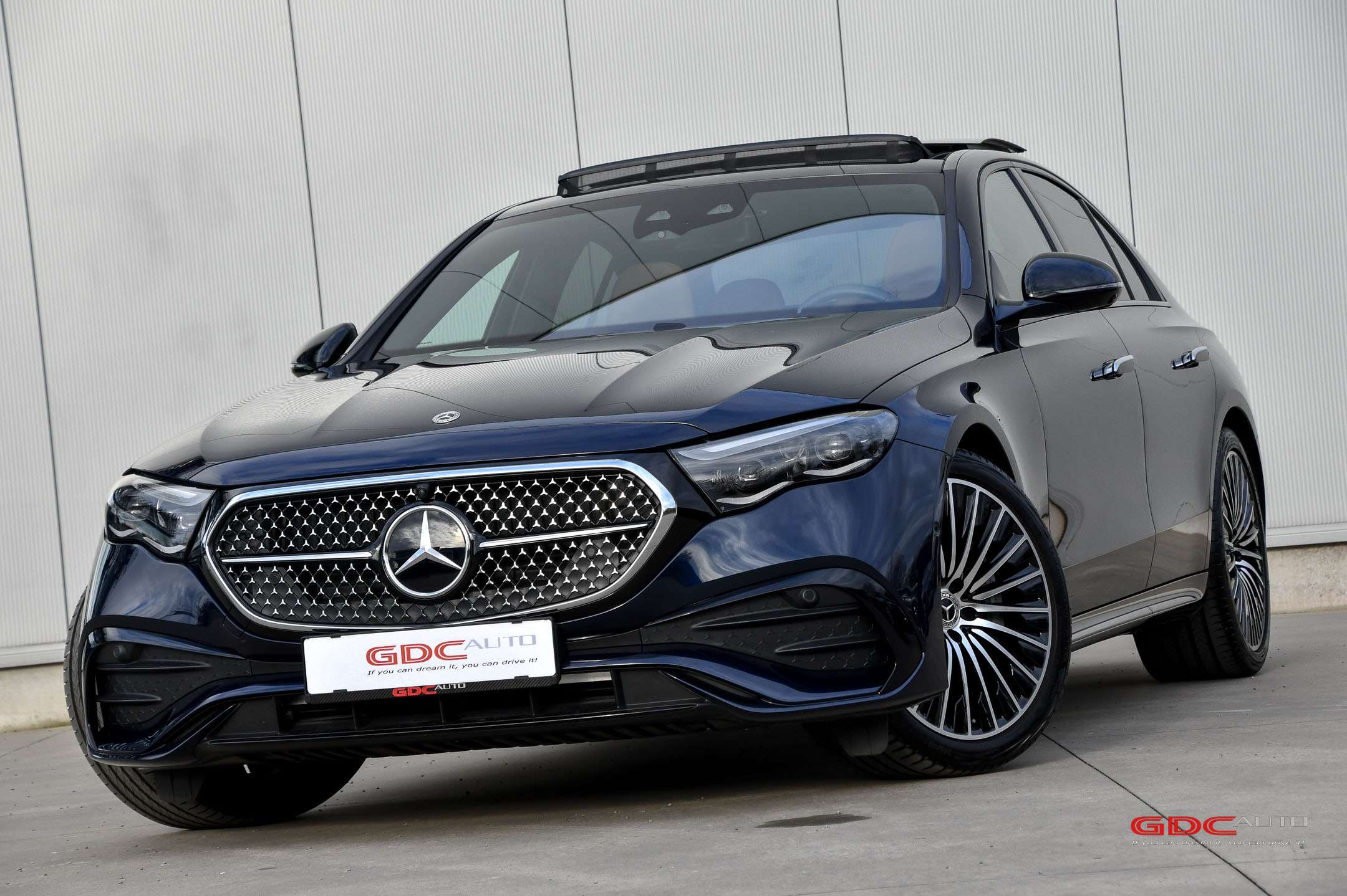Mercedes-Benz E 200 E200 l AMG Line l Pano Dak l Premium Plus pakket!