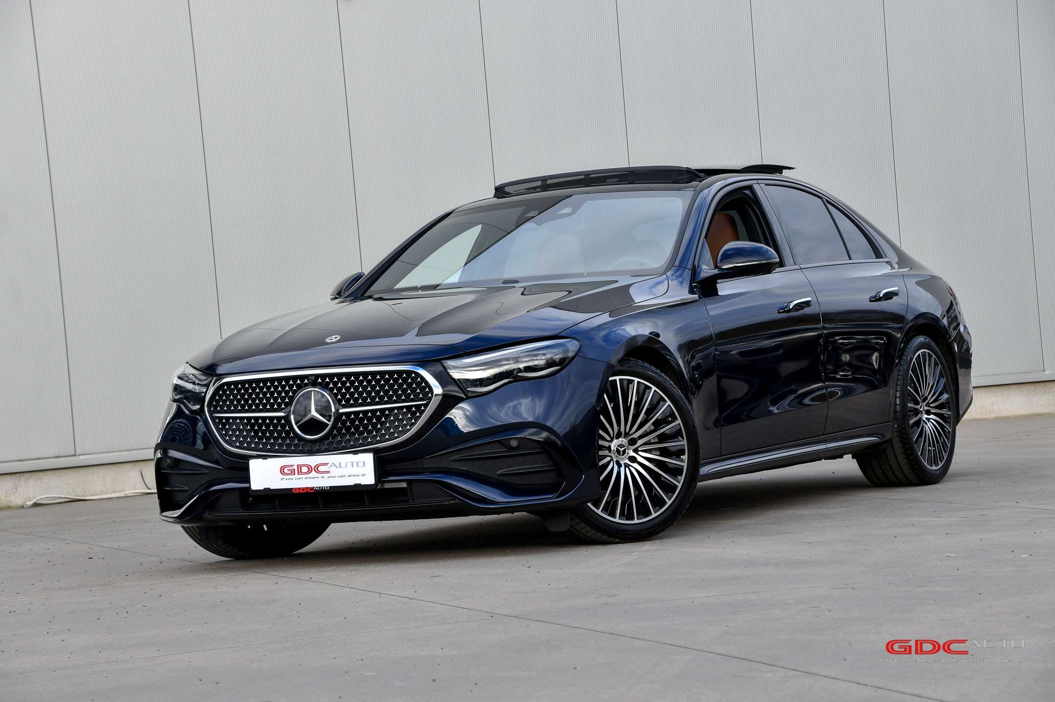 Mercedes-Benz E 200 E200 l AMG Line l Pano Dak l Premium Plus pakket!
