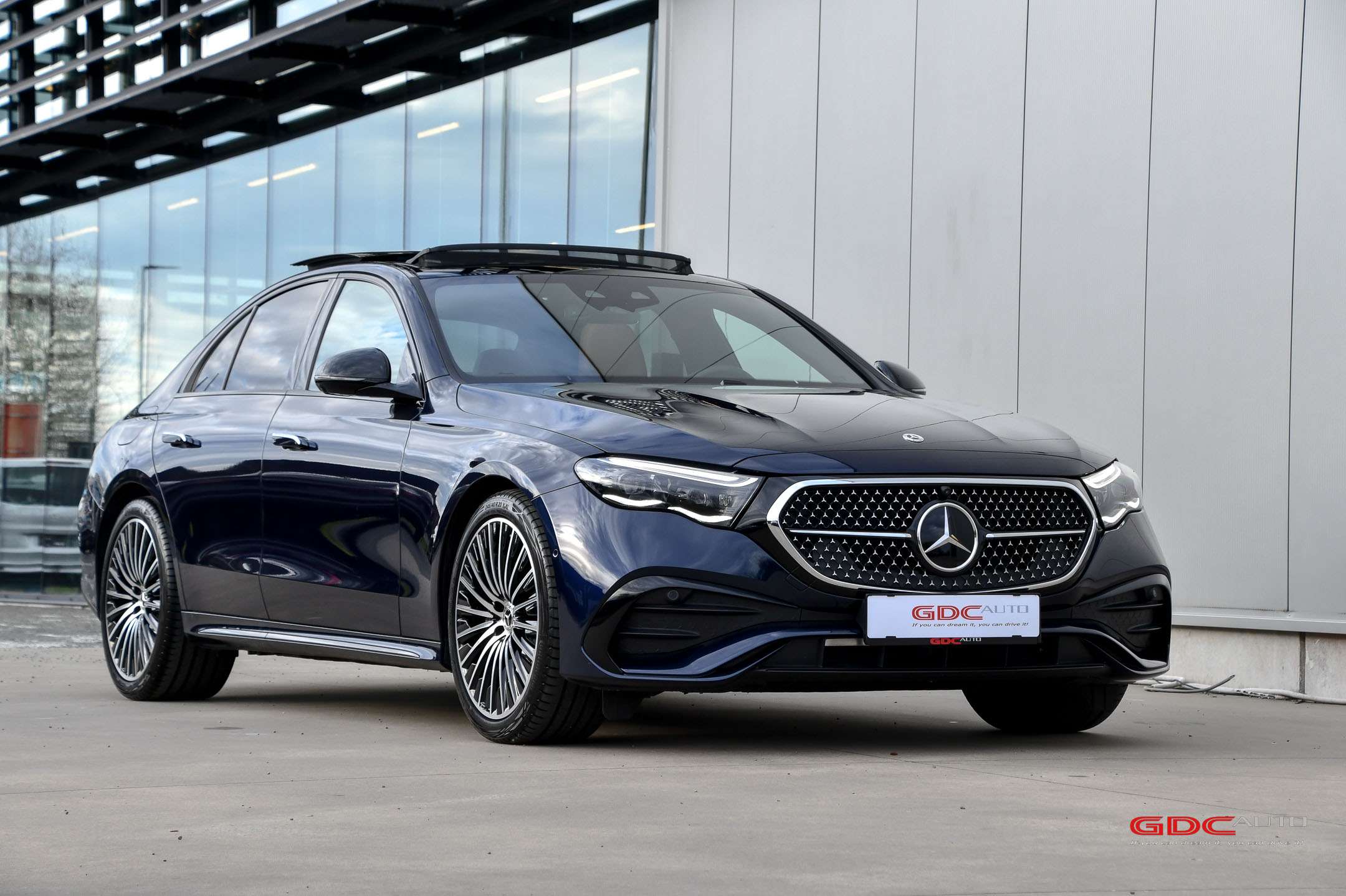 Mercedes-Benz E 200 E200 l AMG Line l Pano Dak l Premium Plus pakket!