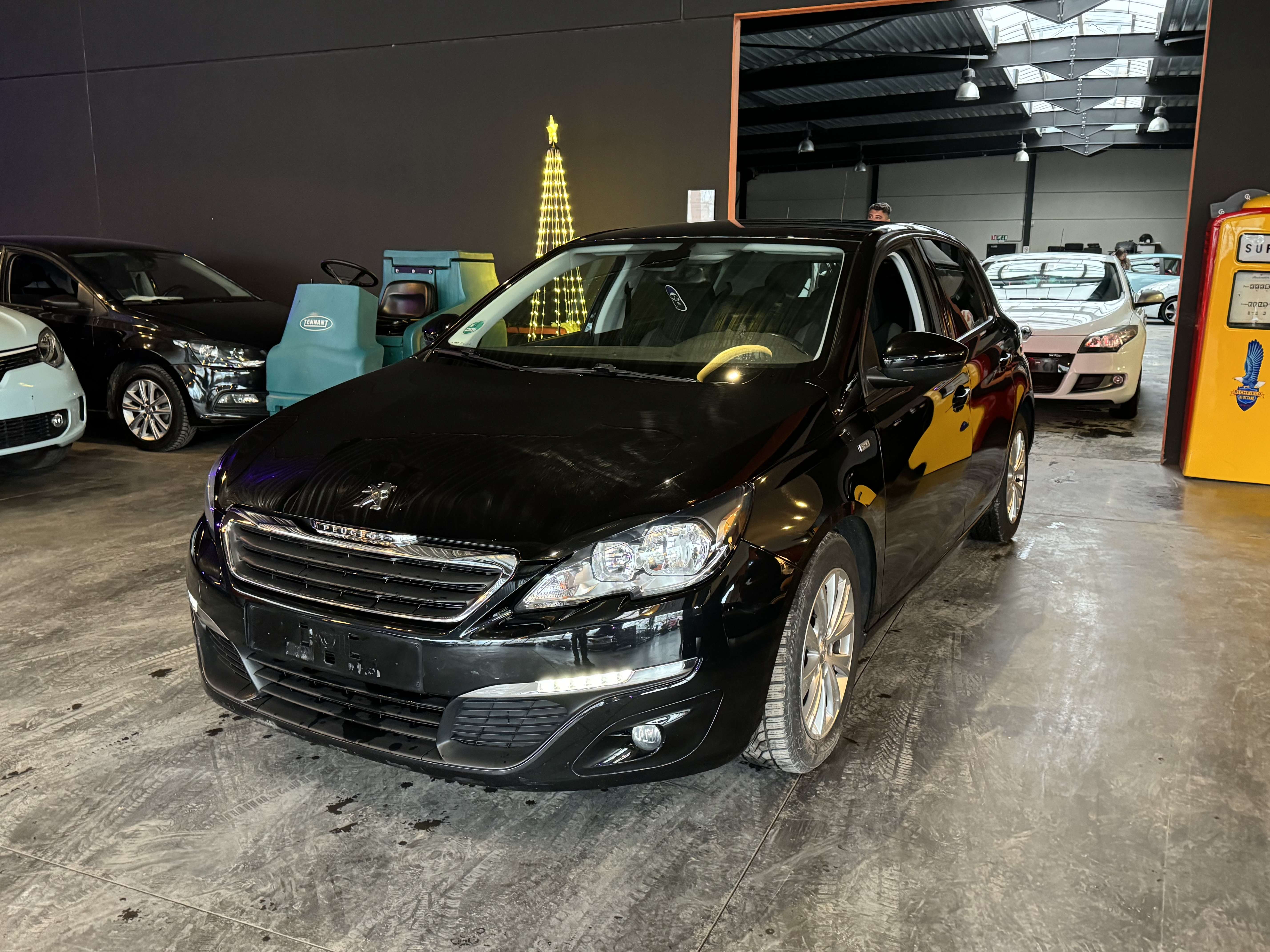 Peugeot 308 1.2 FULL BLACK - A/C - MEDIA/TEL - NAVI - CAM