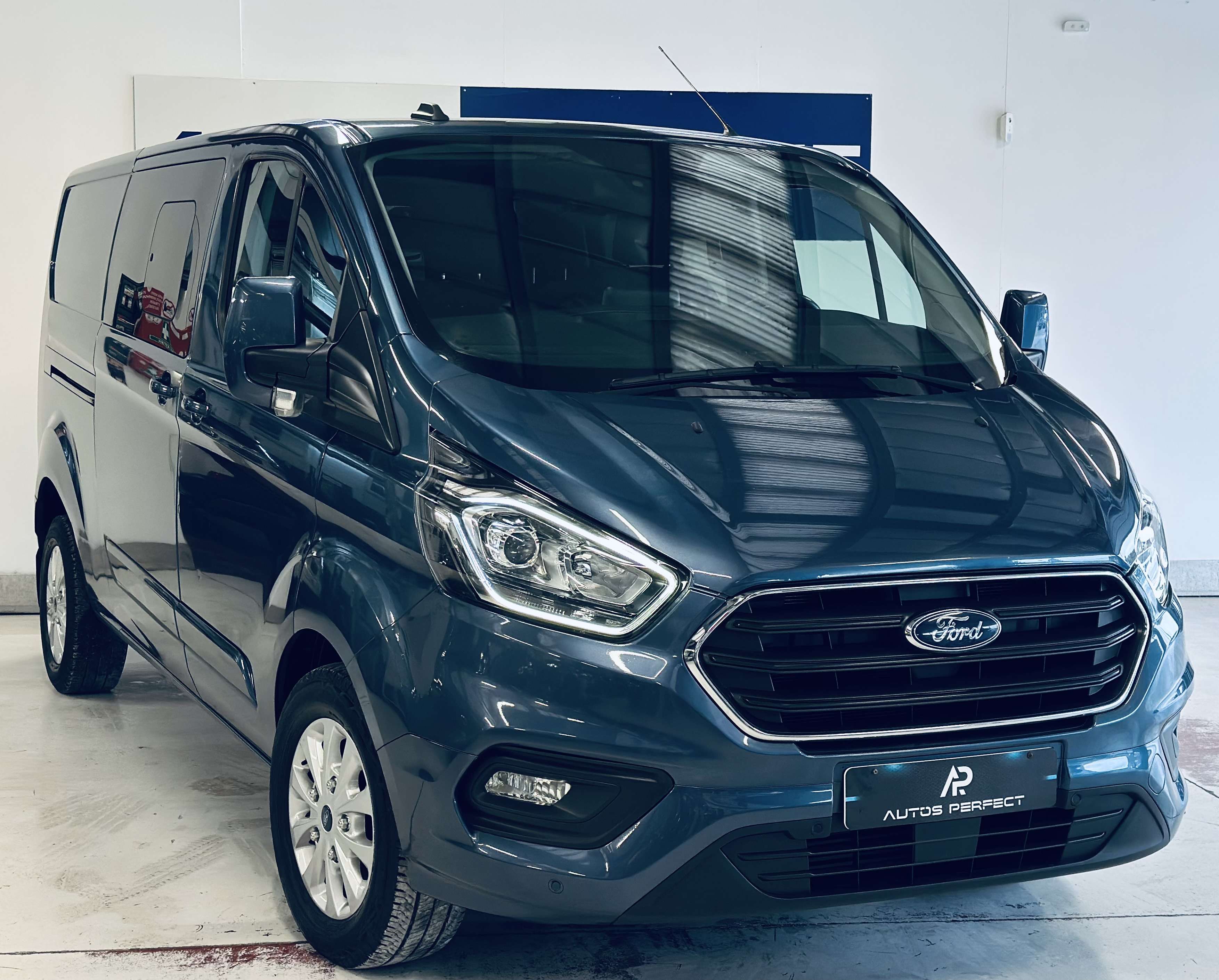 Ford Transit Custom 2.0 TDCi 131cv 6 PLACES DOUBLE PORTES COULISSANTES