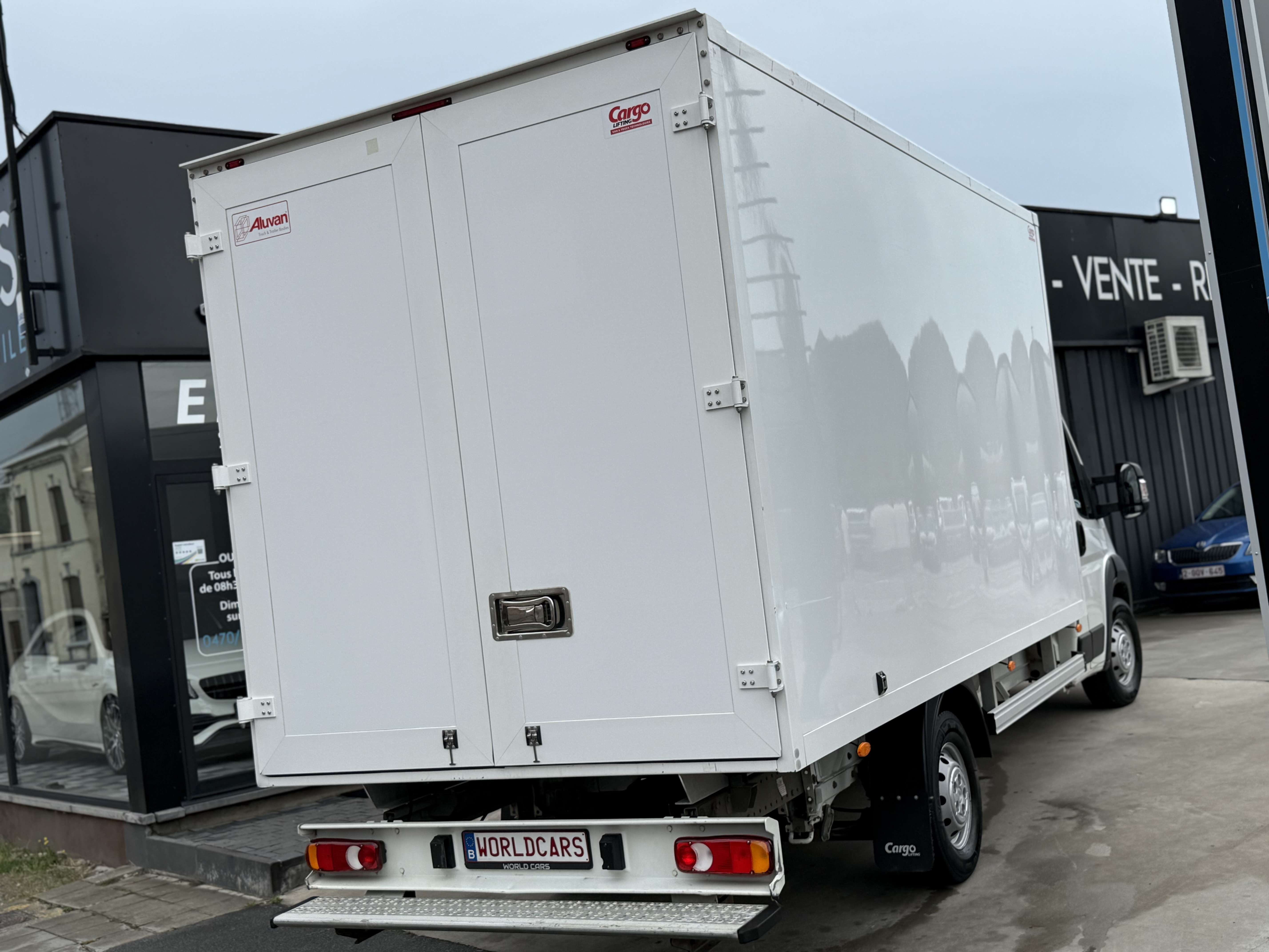 Peugeot Boxer 2.2D 165CV CARGO 21M3 TVAC*BTWIN NAVIGATION AIRCO