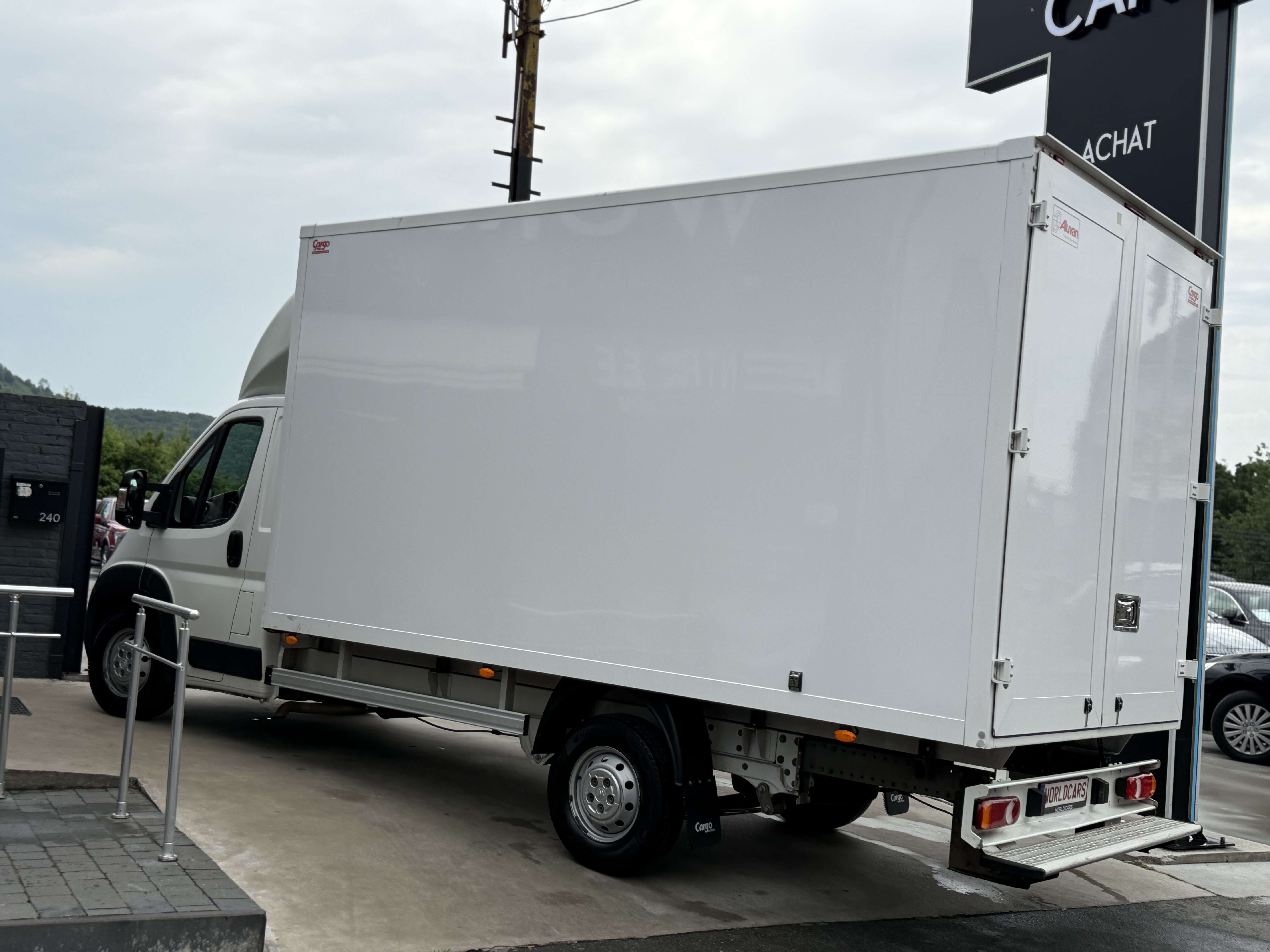Peugeot Boxer 2.2D 165CV CARGO 21M3 TVAC*BTWIN NAVIGATION AIRCO