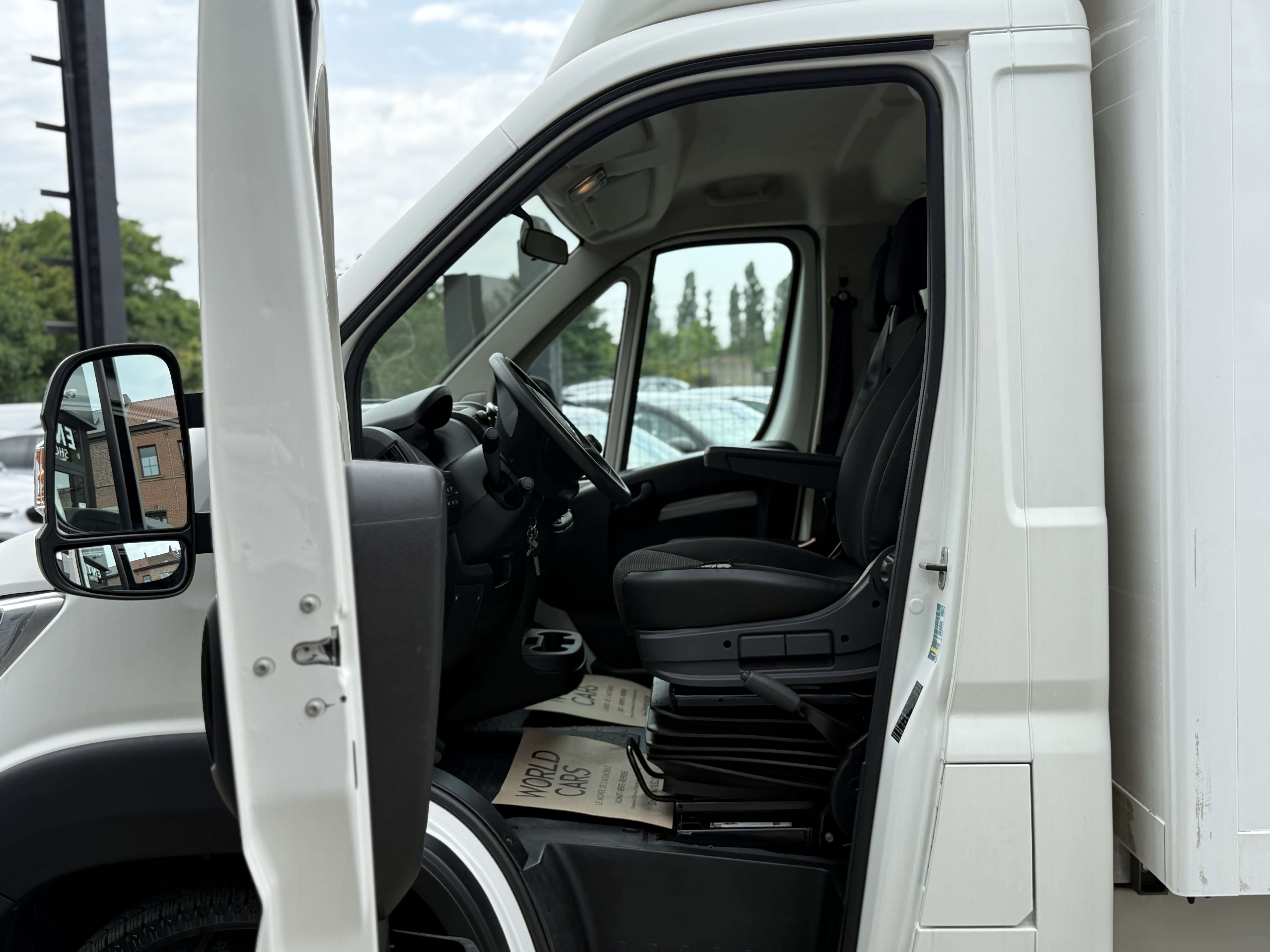 Peugeot Boxer 2.2D 165CV CARGO 21M3 TVAC*BTWIN NAVIGATION AIRCO