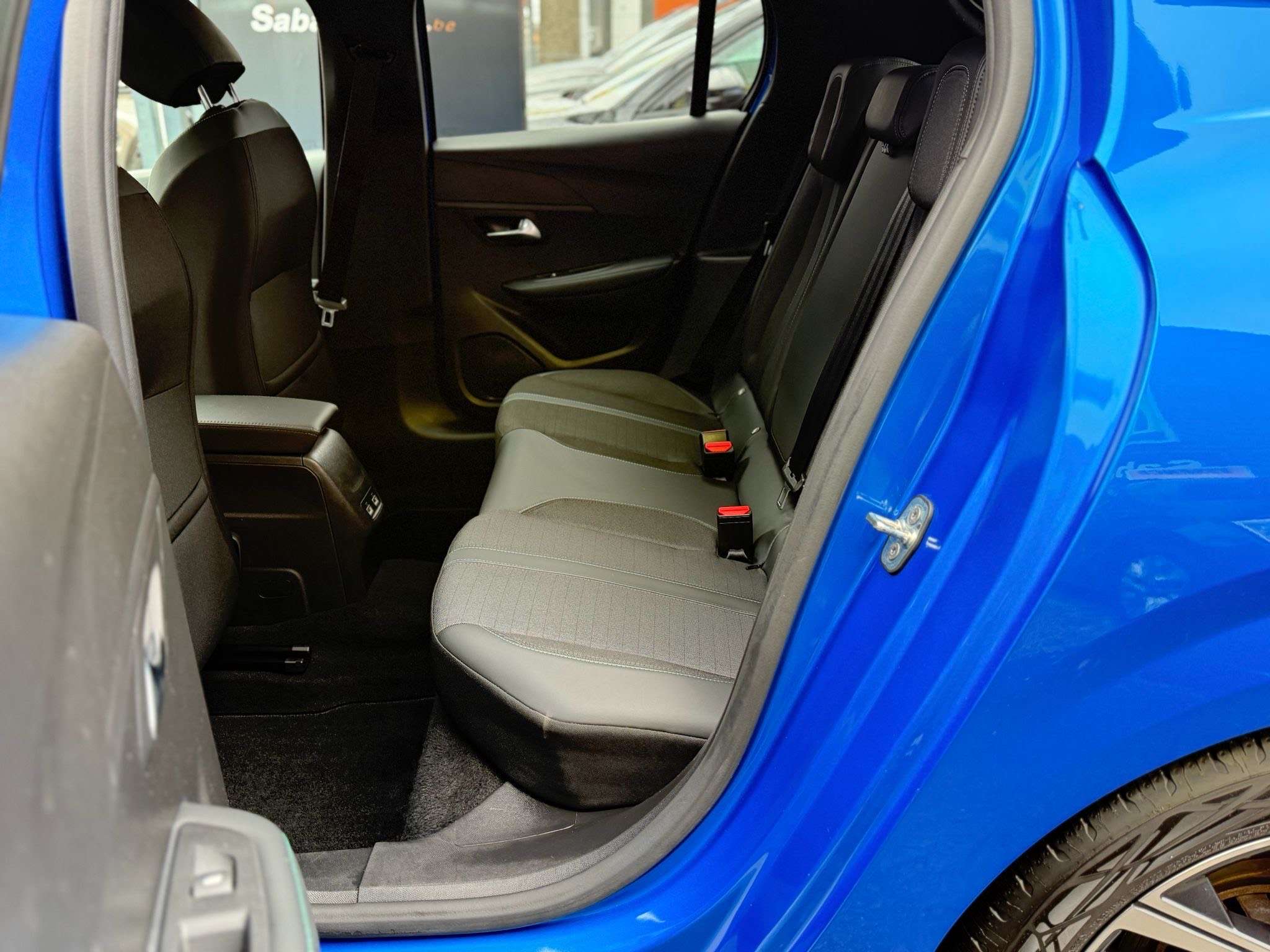 Peugeot 208 208 1.5 BlueHDi GT ° FULL LED ° CARPLAY ° CLIM °