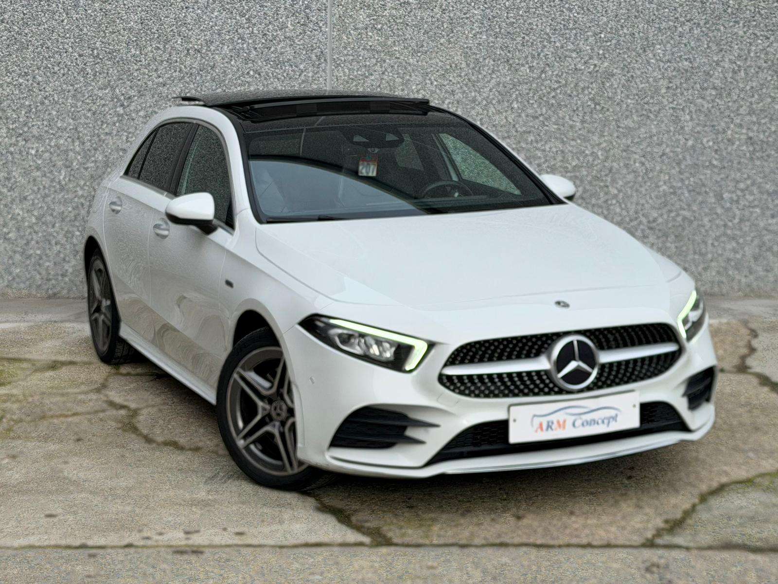 Mercedes-Benz A 250 A 250e Hybride Pack AMG Pano/LED/Cuir/Garantie