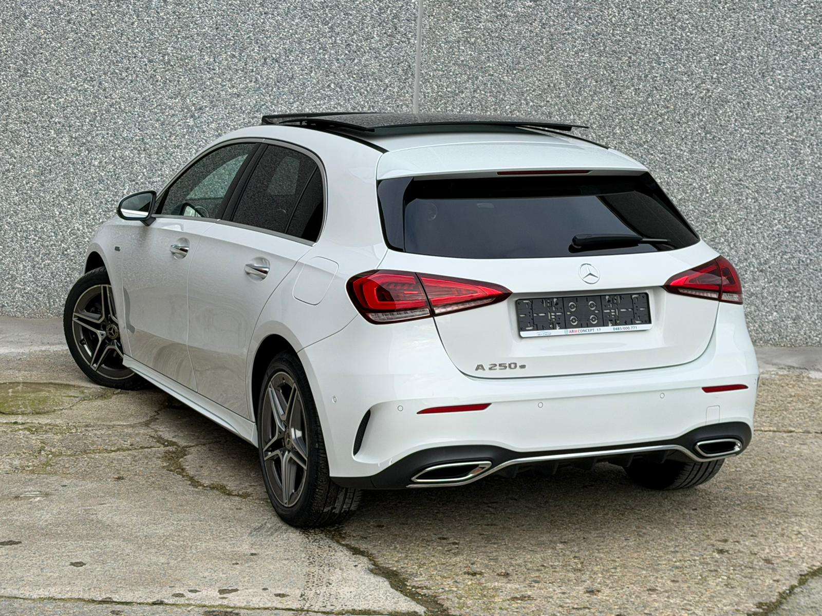 Mercedes-Benz A 250 A 250e Hybride Pack AMG Pano/LED/Cuir/Garantie