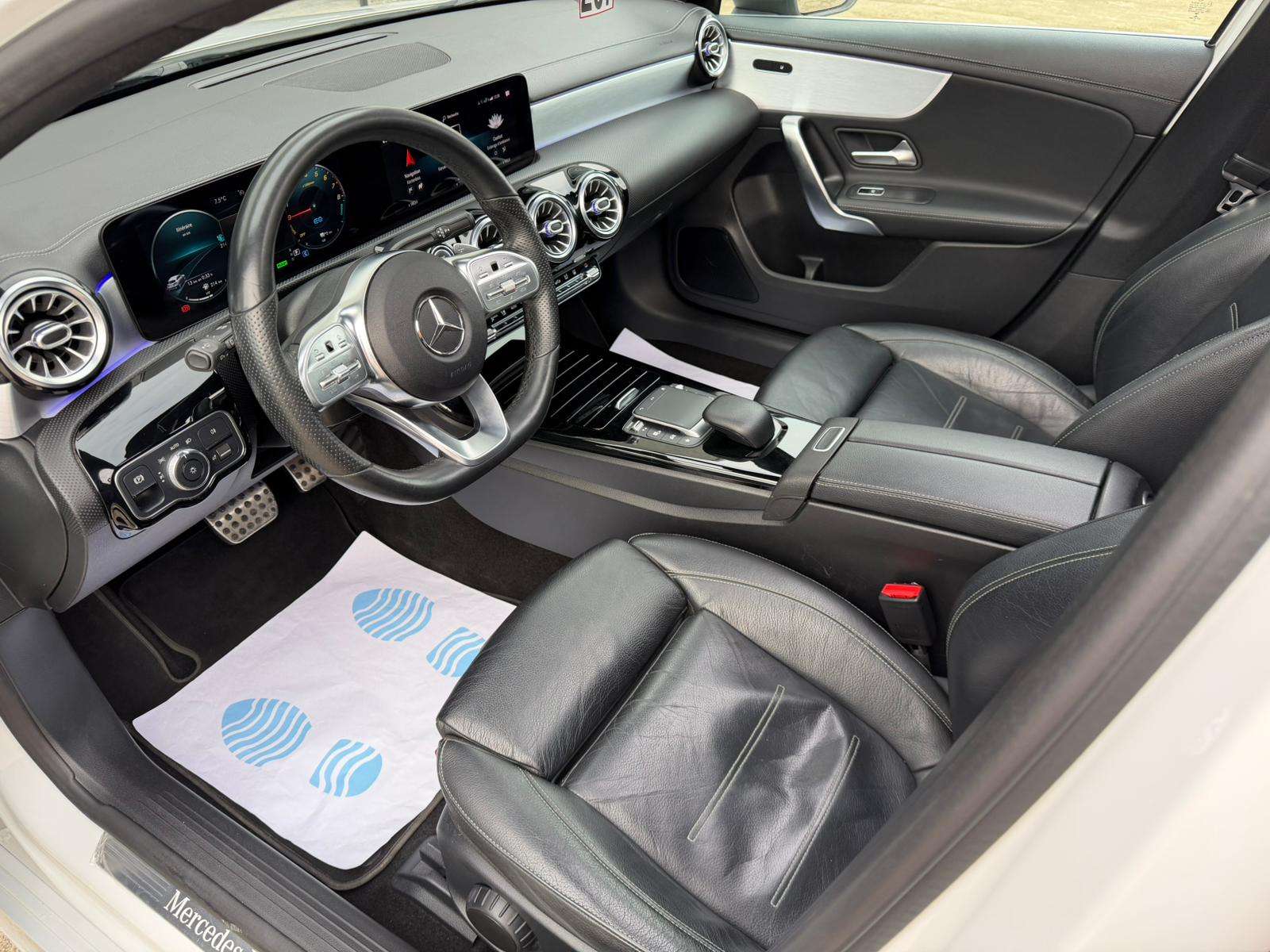 Mercedes-Benz A 250 A 250e Hybride Pack AMG Pano/LED/Cuir/Garantie