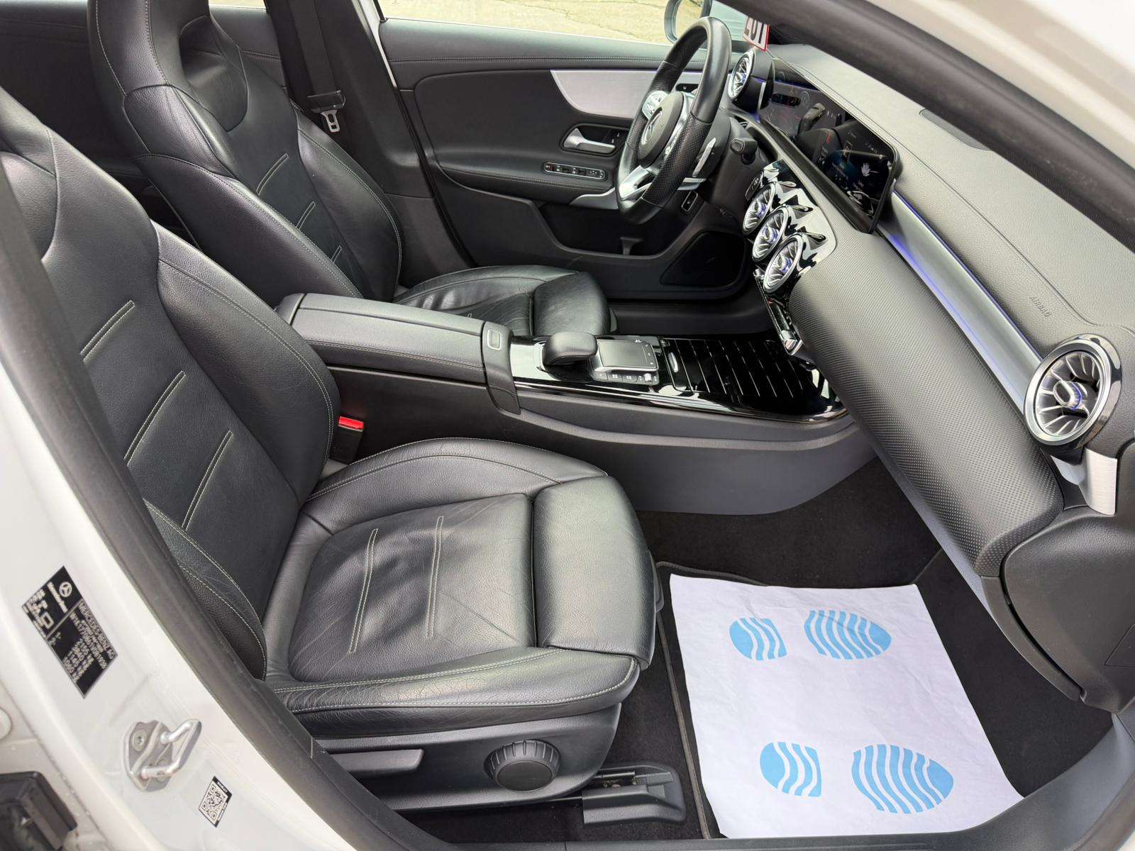 Mercedes-Benz A 250 A 250e Hybride Pack AMG Pano/LED/Cuir/Garantie