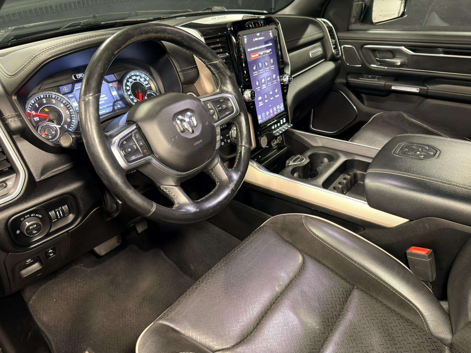 Dodge RAM 1500 Laramie V8 — Caméra 360 — Toit pano — LPG — Attelage