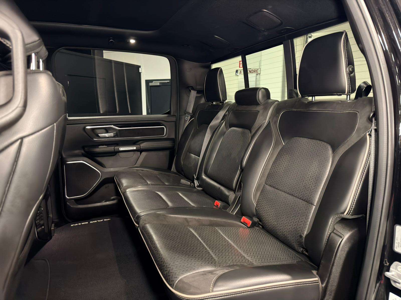 Dodge RAM 1500 Laramie V8 — Caméra 360 — Toit pano — LPG — Attelage