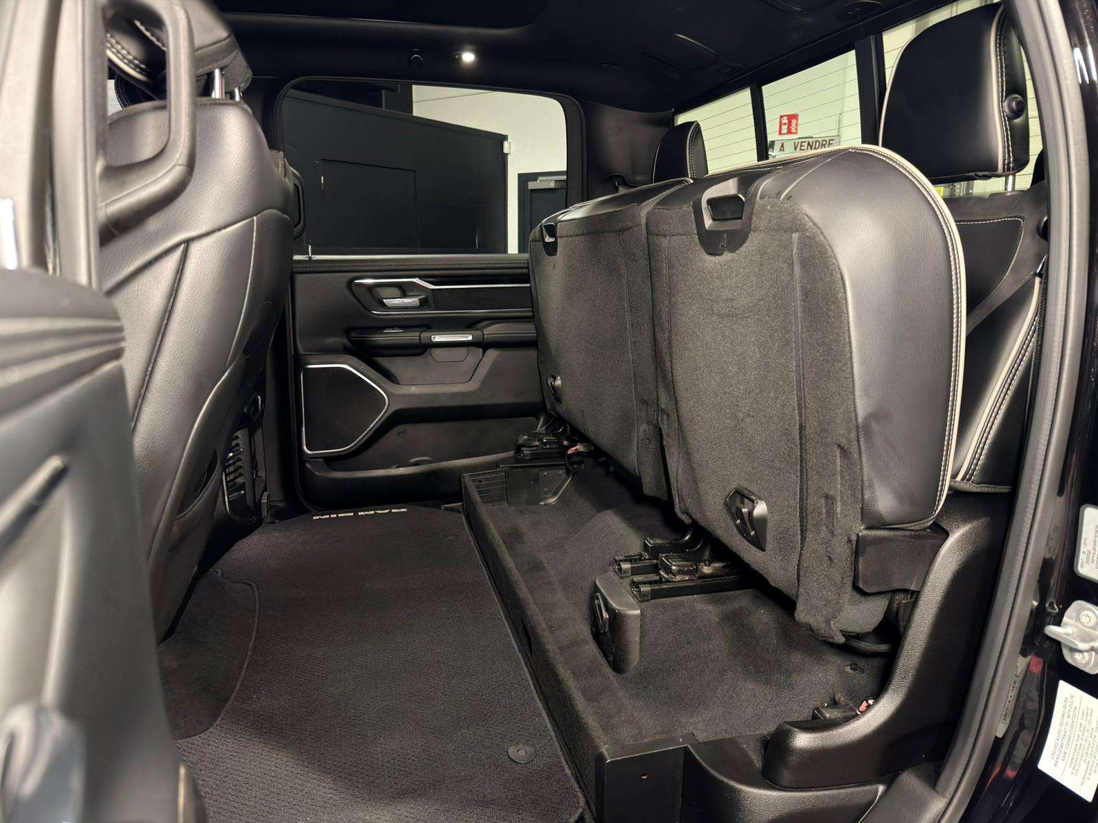 Dodge RAM 1500 Laramie V8 — Caméra 360 — Toit pano — LPG — Attelage