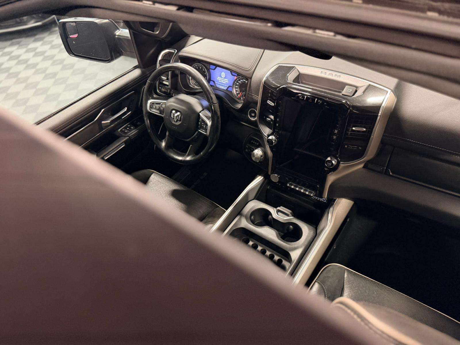 Dodge RAM 1500 Laramie V8 — Caméra 360 — Toit pano — LPG — Attelage