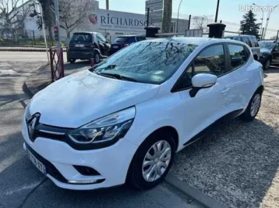 Renault Clio III (2) 1.2 TCE 100 EXCEPTION PACK CUIR TOMTOM 5P EURO5