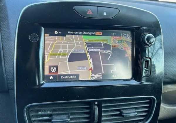 Renault Clio III (2) 1.2 TCE 100 EXCEPTION PACK CUIR TOMTOM 5P EURO5