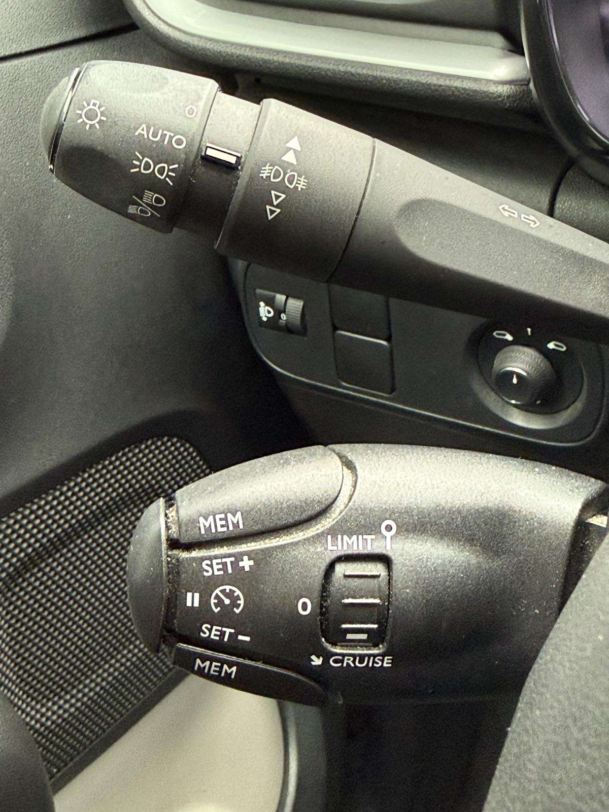 Citroen C3 1.5 BlueHDi Business/ 1e Main / Carplay/ Garantie