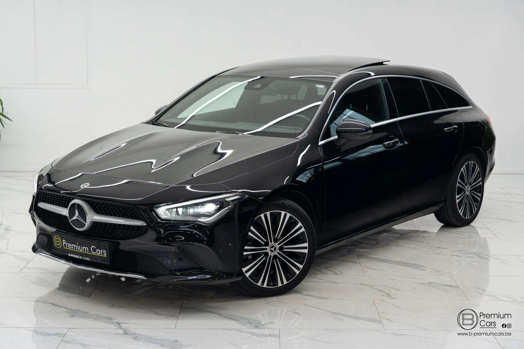Mercedes-Benz CLA 180 d shooting brake Urban line! New model! Pano!