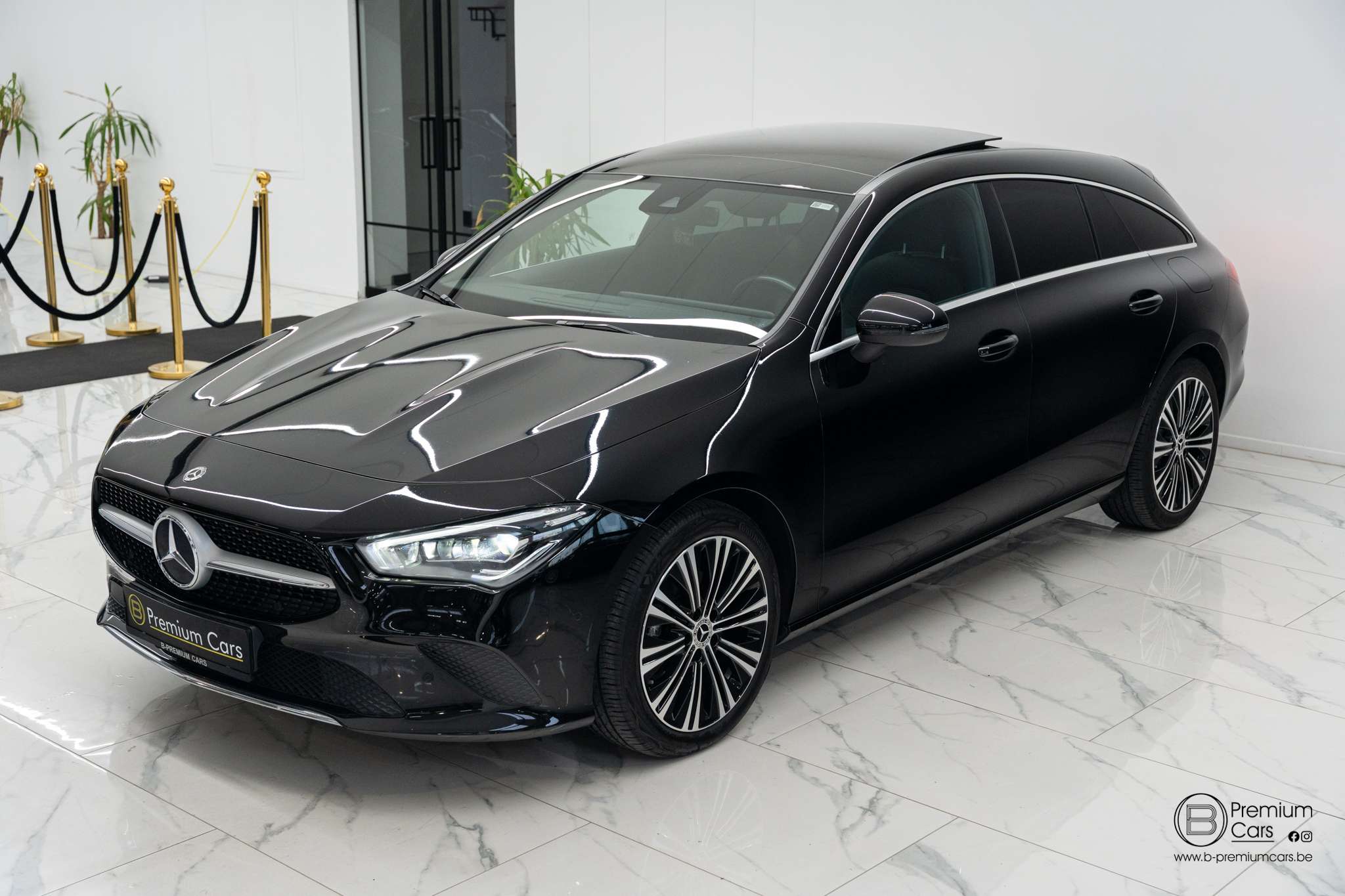 Mercedes-Benz CLA 180 d shooting brake Urban line! New model! Pano!
