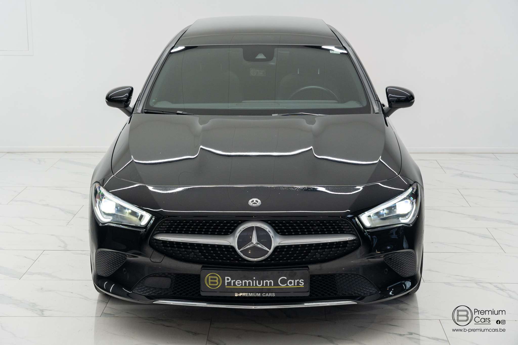 Mercedes-Benz CLA 180 d shooting brake Urban line! New model! Pano!