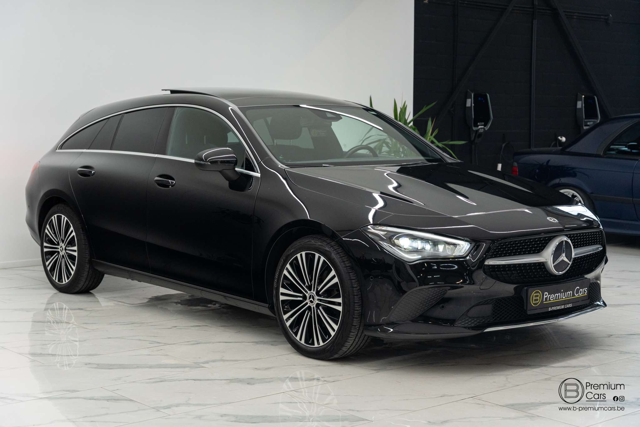 Mercedes-Benz CLA 180 d shooting brake Urban line! New model! Pano!