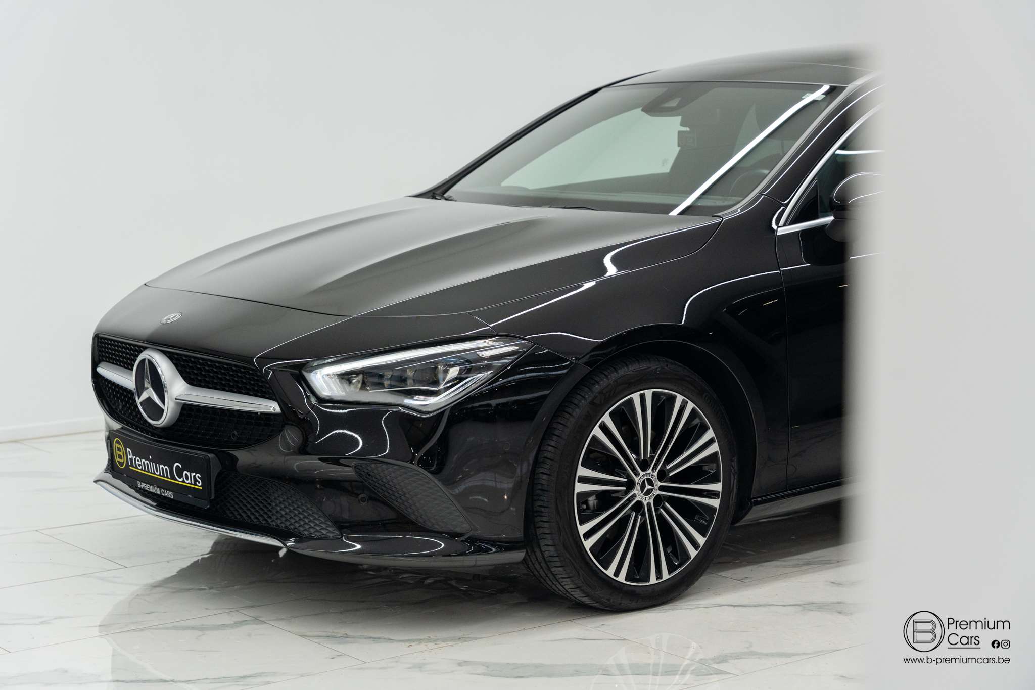 Mercedes-Benz CLA 180 d shooting brake Urban line! New model! Pano!