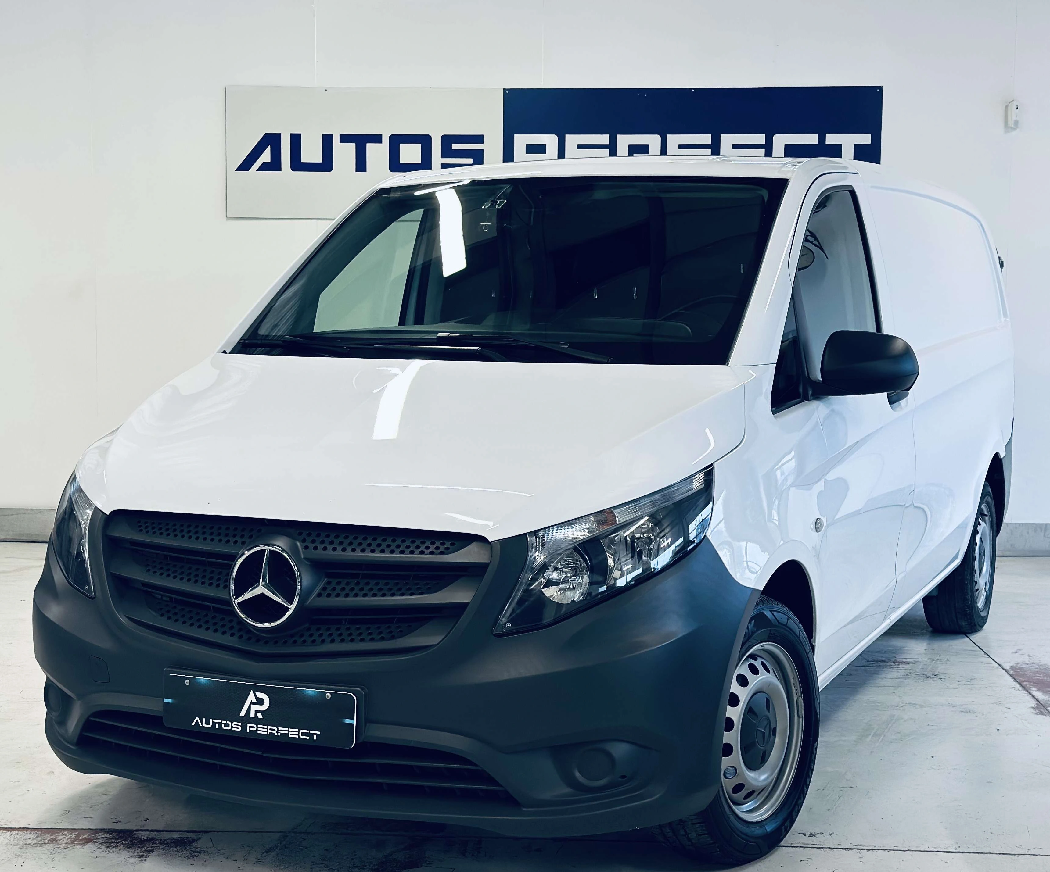 Mercedes-Benz Vito 2.0d 114cdi BOITE AUTO 3PLACES 136CV CARPLAY LIM