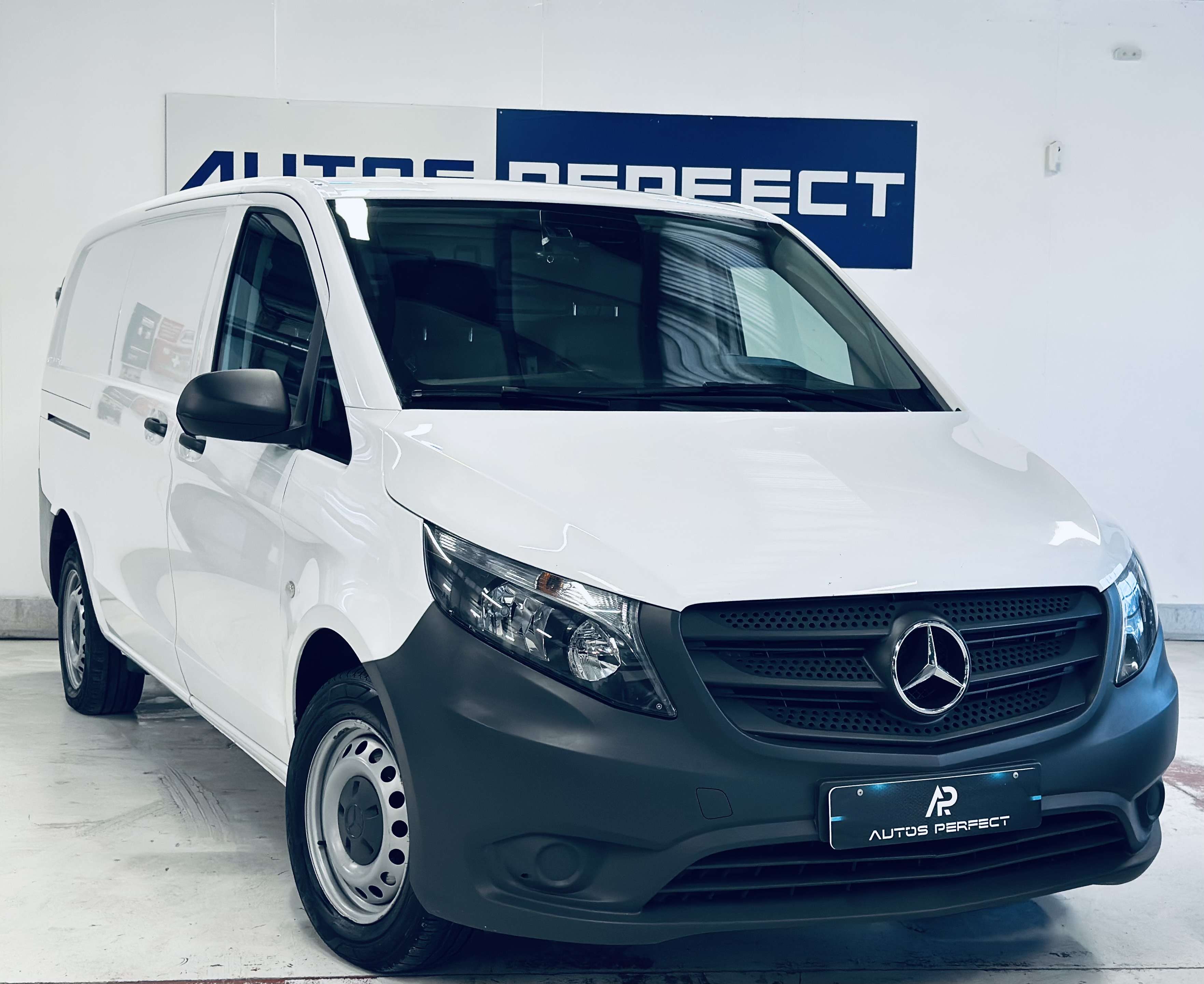 Mercedes-Benz Vito 2.0d 114cdi BOITE AUTO 3PLACES 136CV CARPLAY LIM