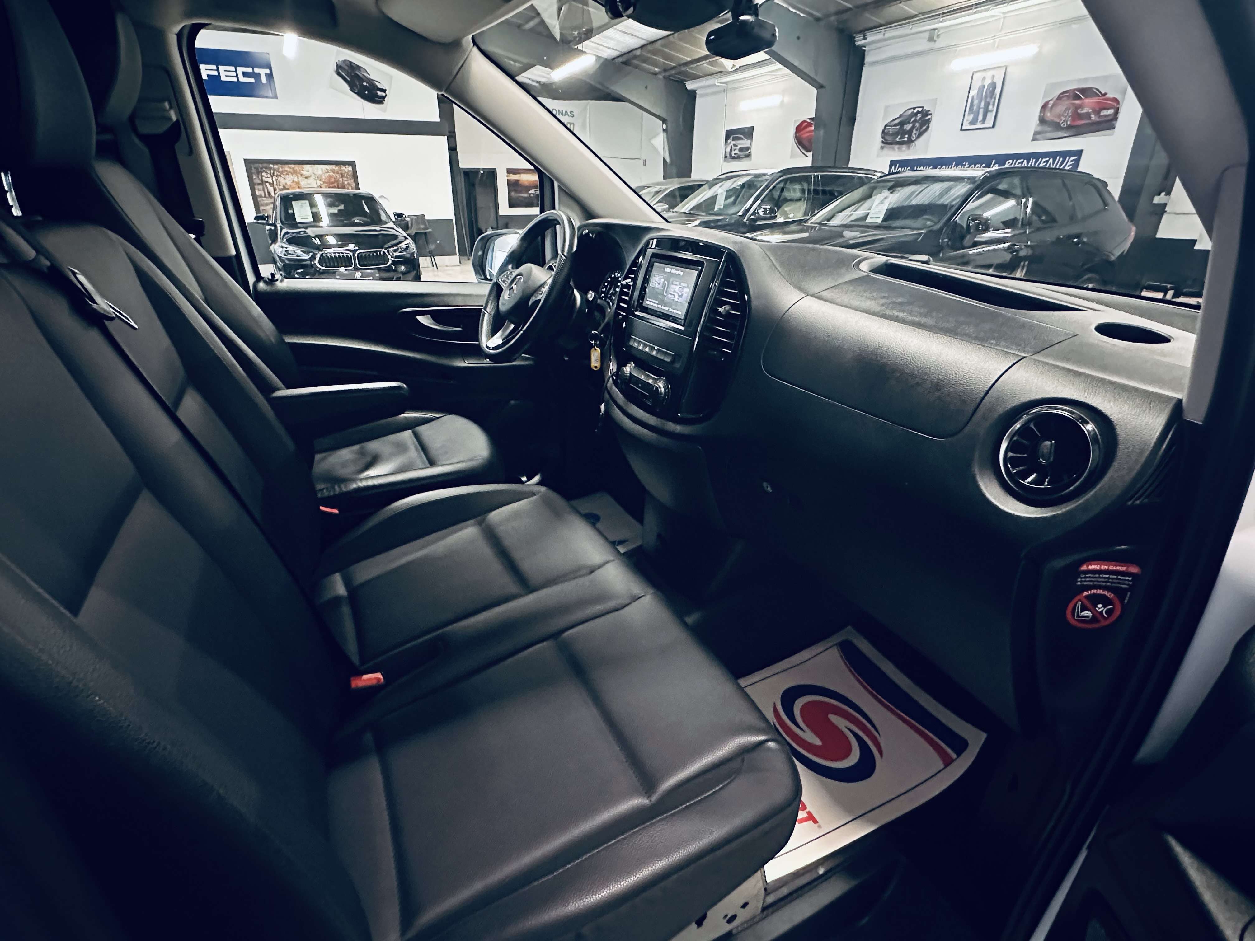 Mercedes-Benz Vito 2.0d 114cdi BOITE AUTO 3PLACES 136CV CARPLAY LIM