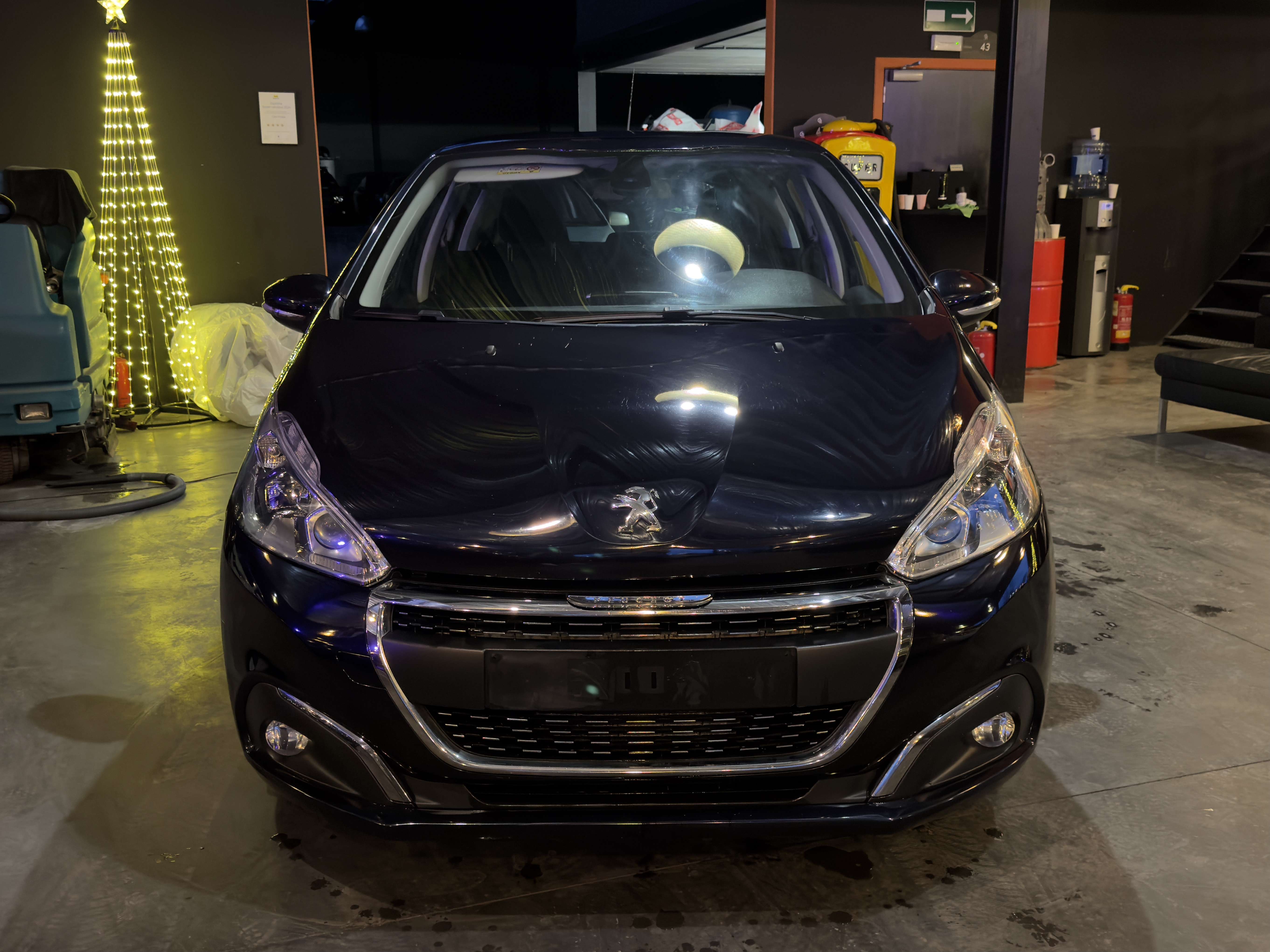 Peugeot 208 208 1.2iStyle/12 mois de garantie