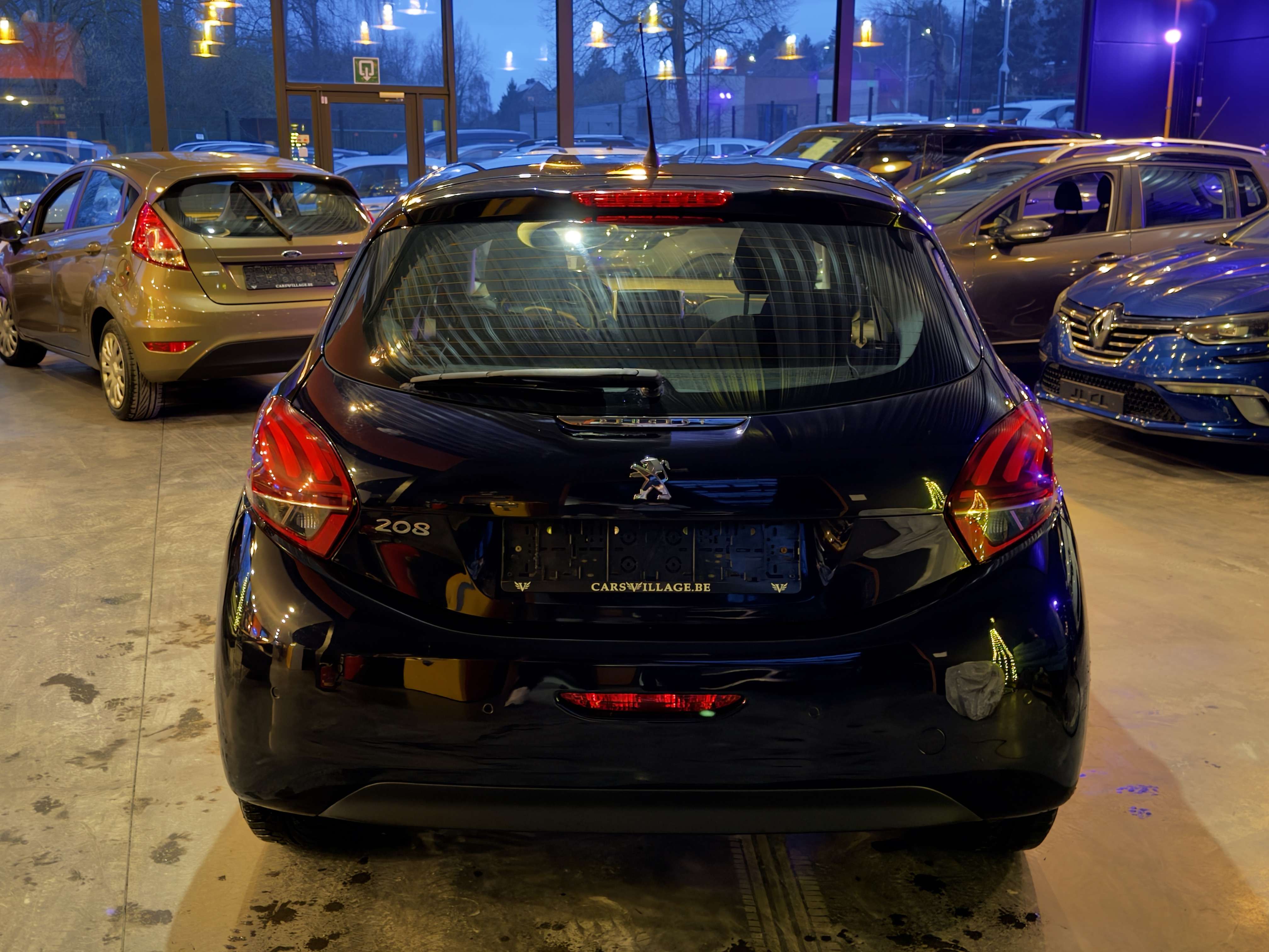 Peugeot 208 208 1.2iStyle/12 mois de garantie