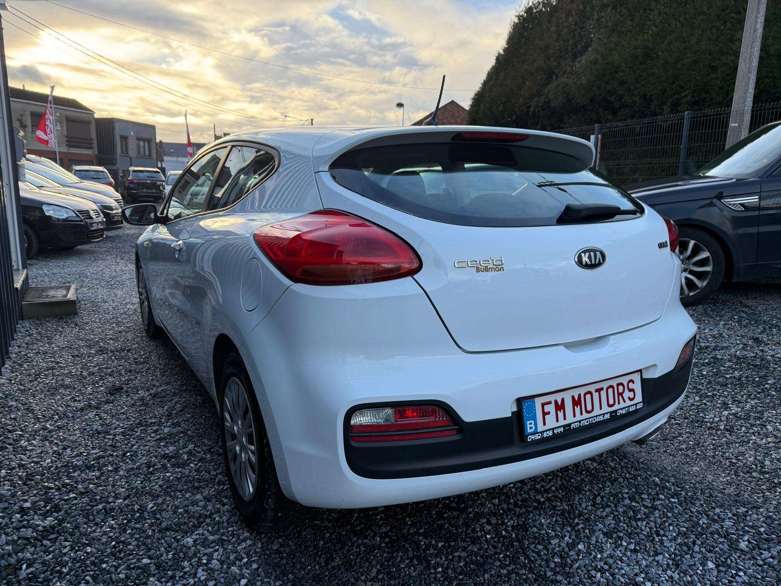 Kia ProCeed / pro_cee'd Pro_Cee'd 1.6 CRDi Mind / Clim / Entretien + CT OK