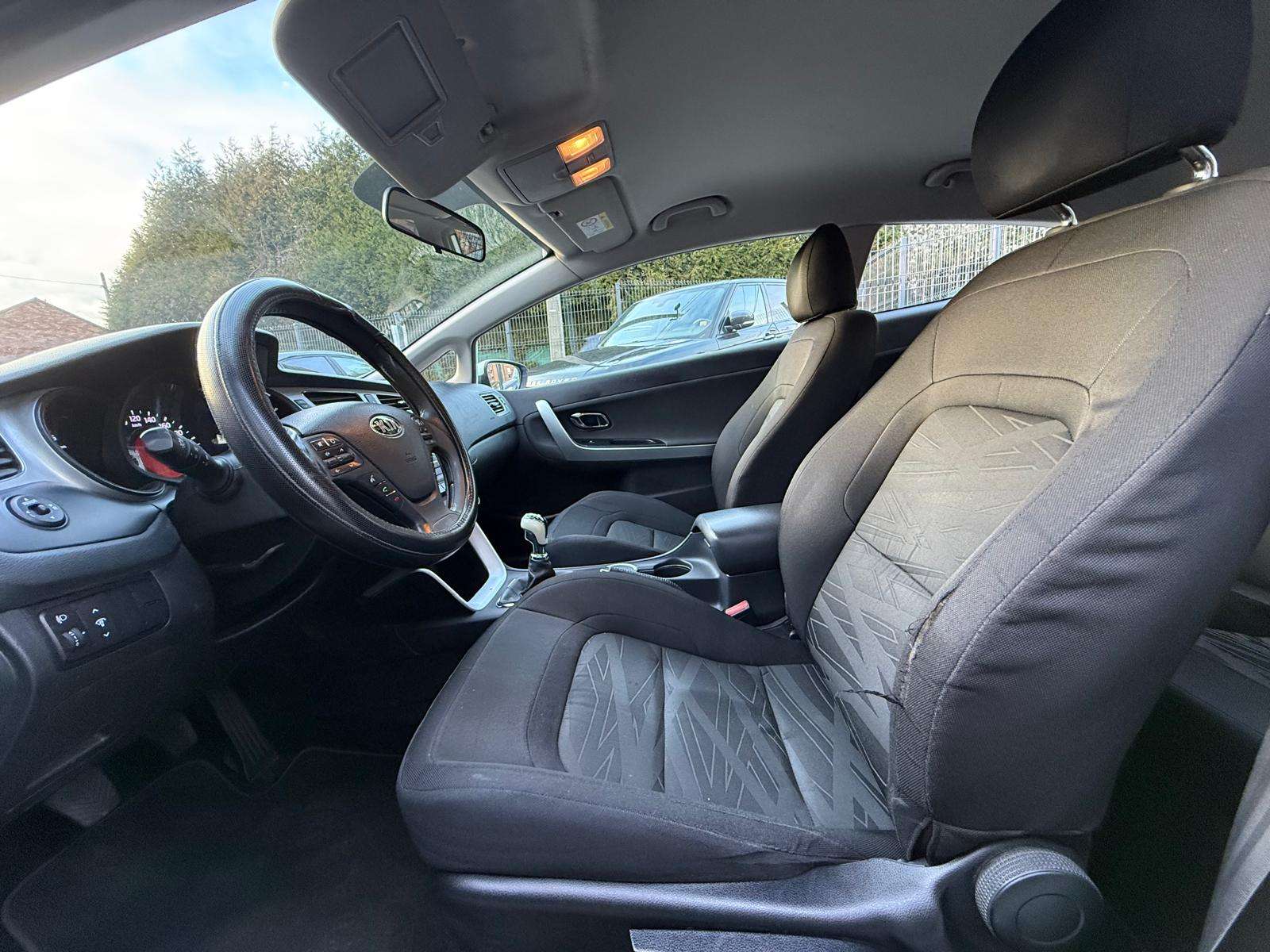 Kia ProCeed / pro_cee'd Pro_Cee'd 1.6 CRDi Mind / Clim / Entretien + CT OK