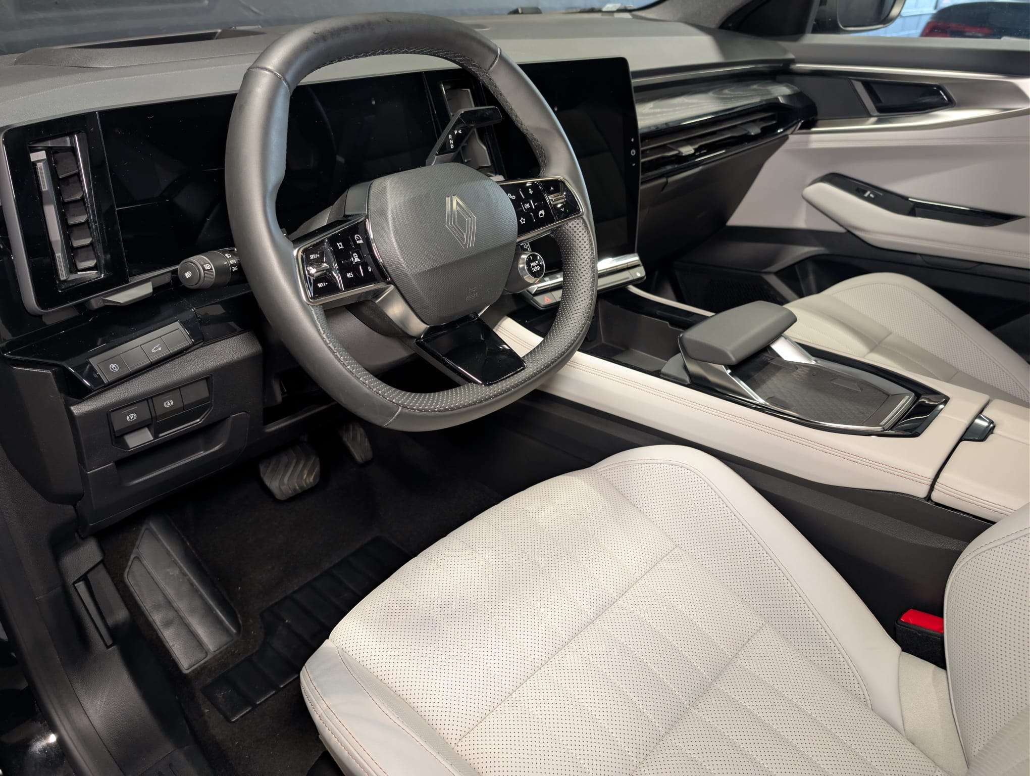 Renault Espace INTENSE — Toit panoramique — HUD — CarPlay — Caméra