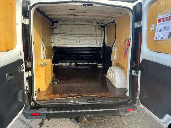 Renault Trafic III (2) CABINE CONFORT L1H1 1000 DCI 95