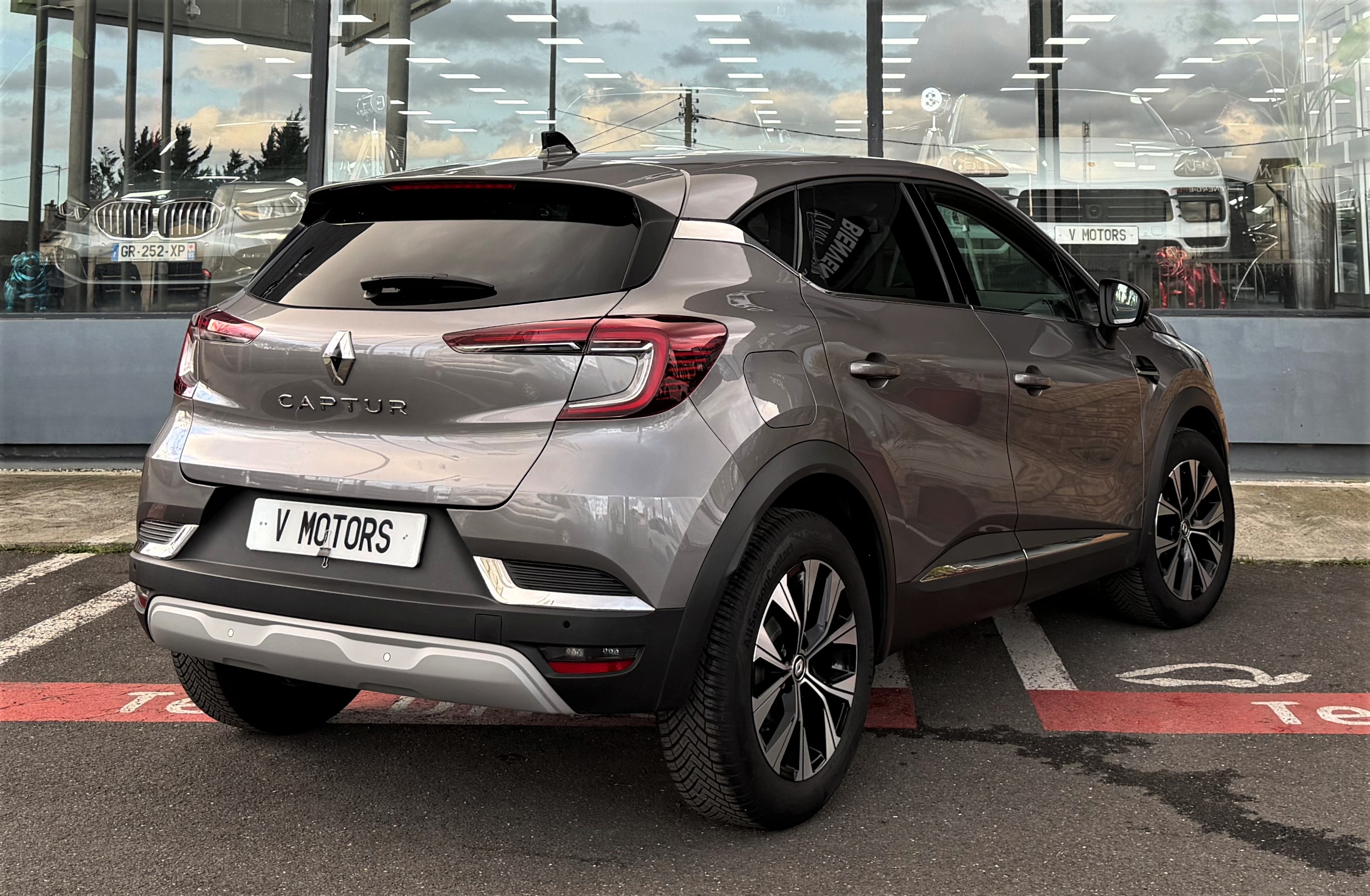 Renault Captur II Tce 90 Techno Exclusive Design' New 1er Main