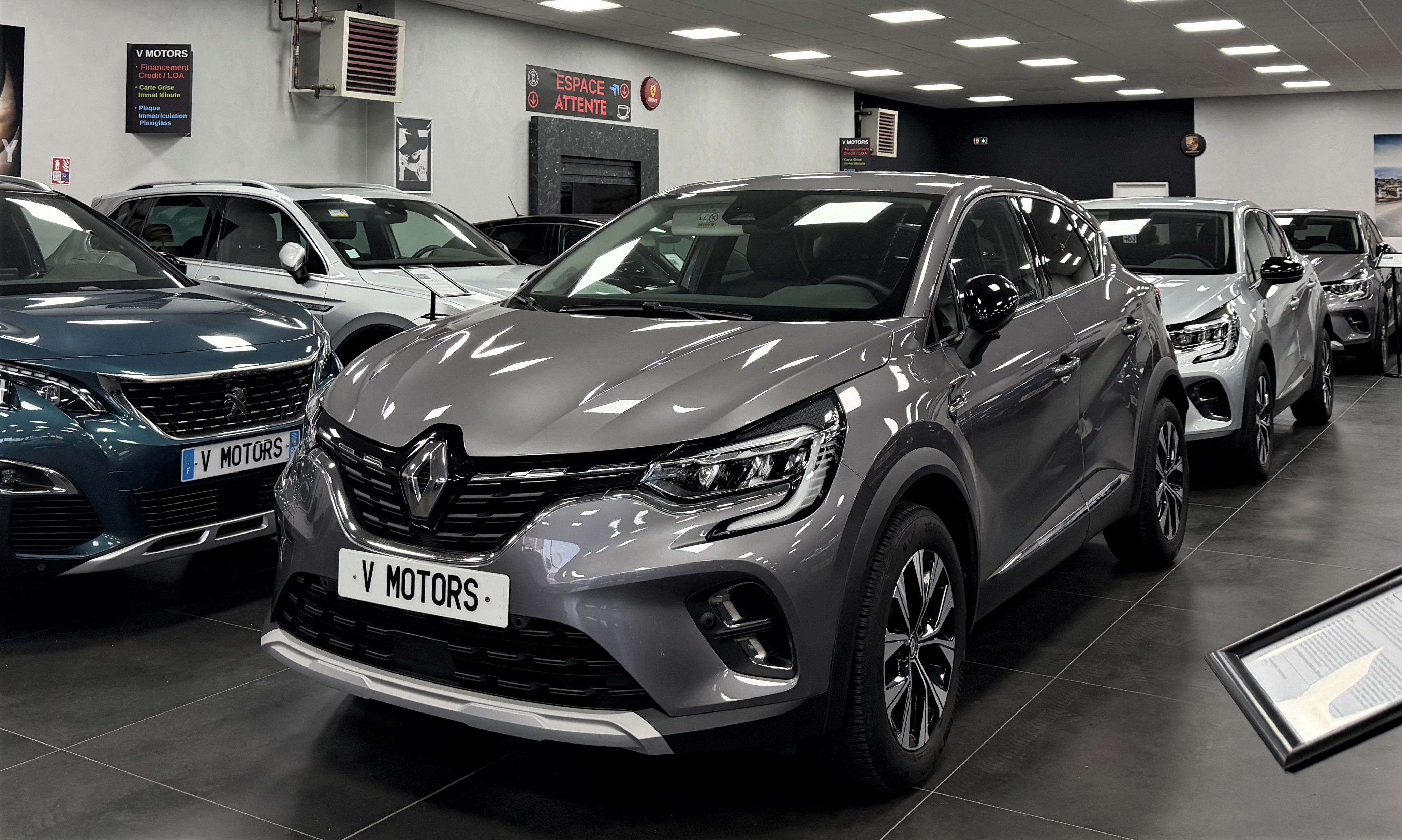 Renault Captur II Tce 90 Techno Exclusive Design' New 1er Main