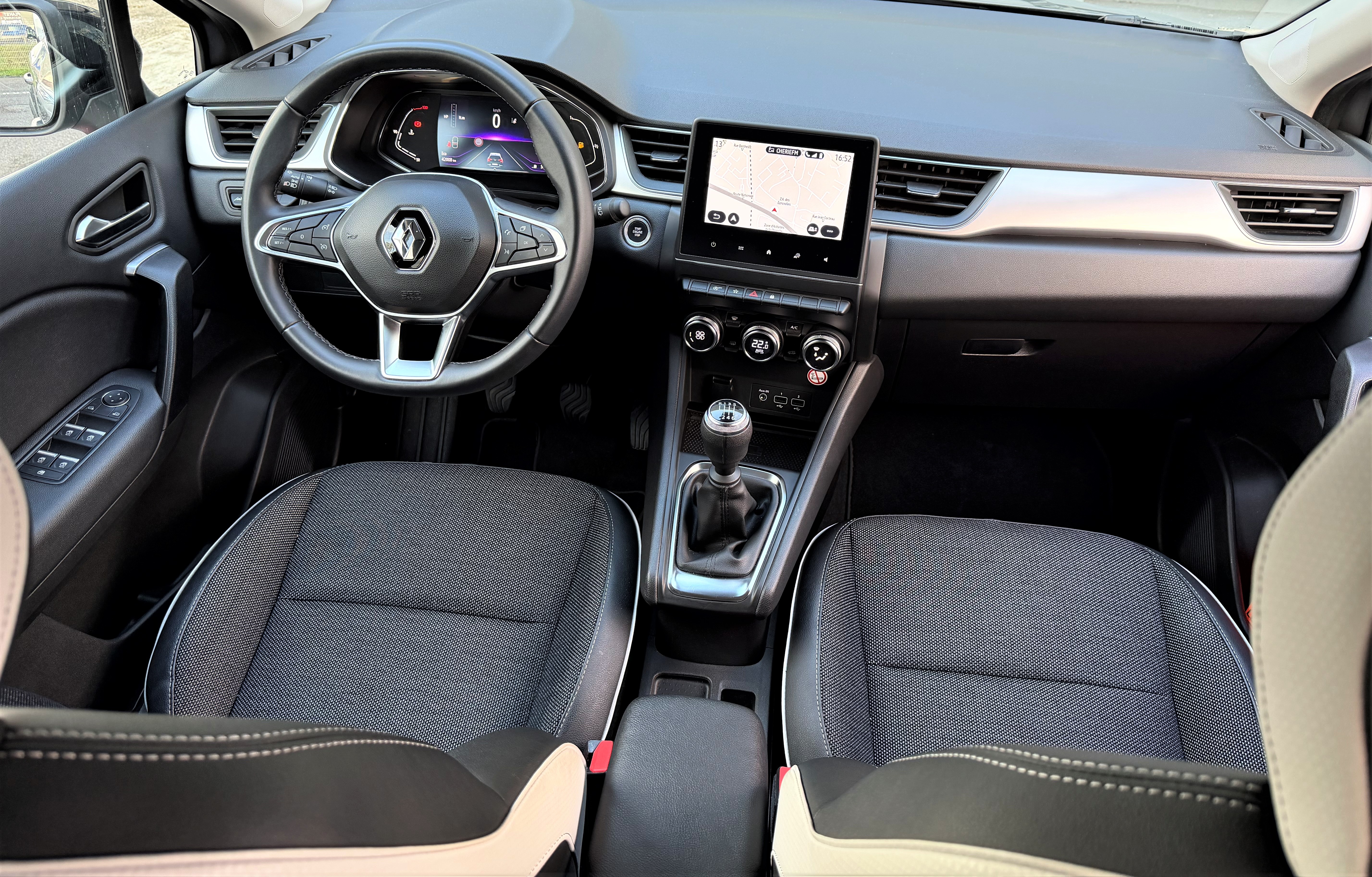 Renault Captur II Tce 90 Techno Exclusive Design' New 1er Main