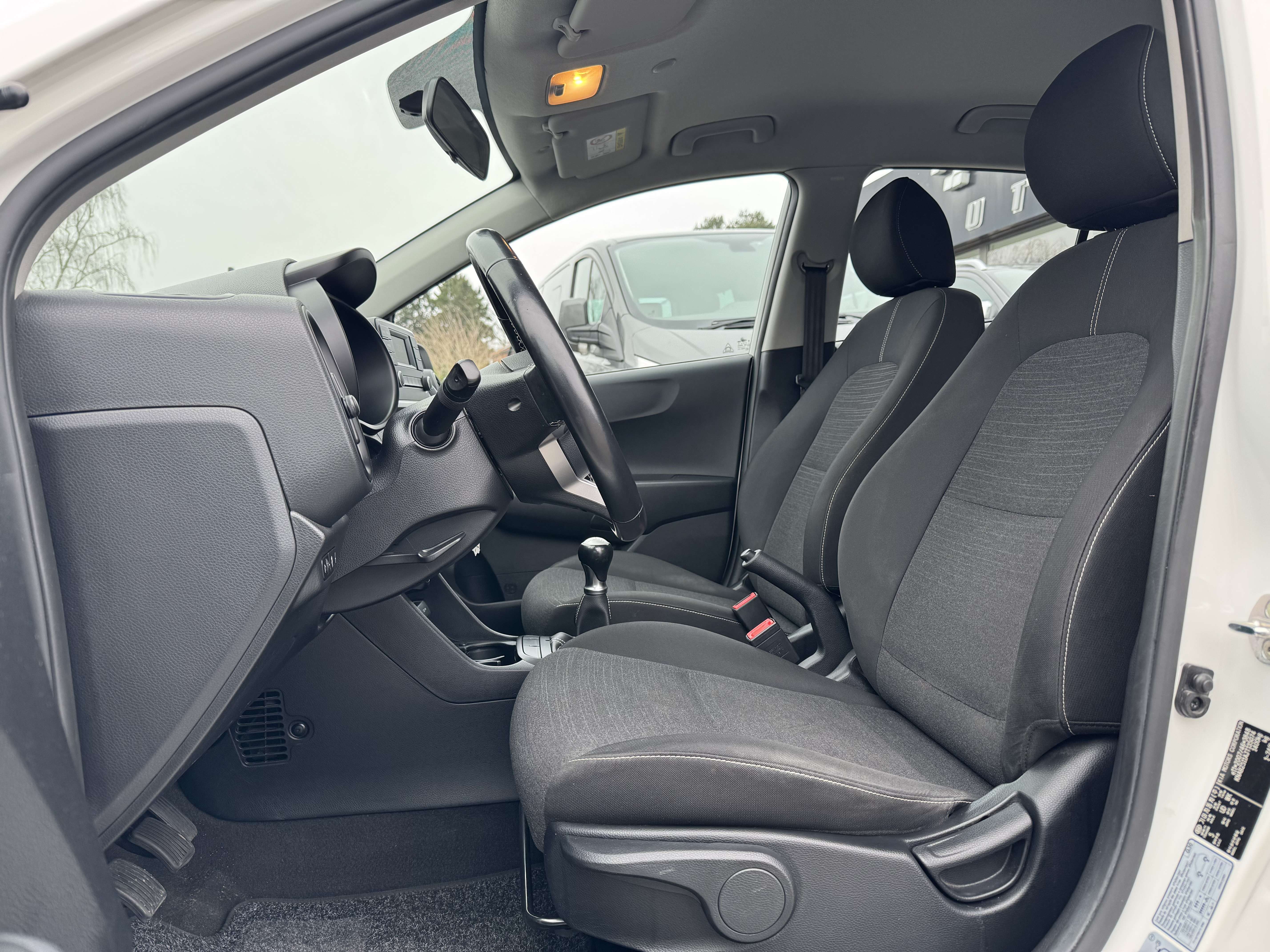 Kia Picanto 1.0i Easy / BLUETOOTH / AIRCO / RADIO / EURO 6