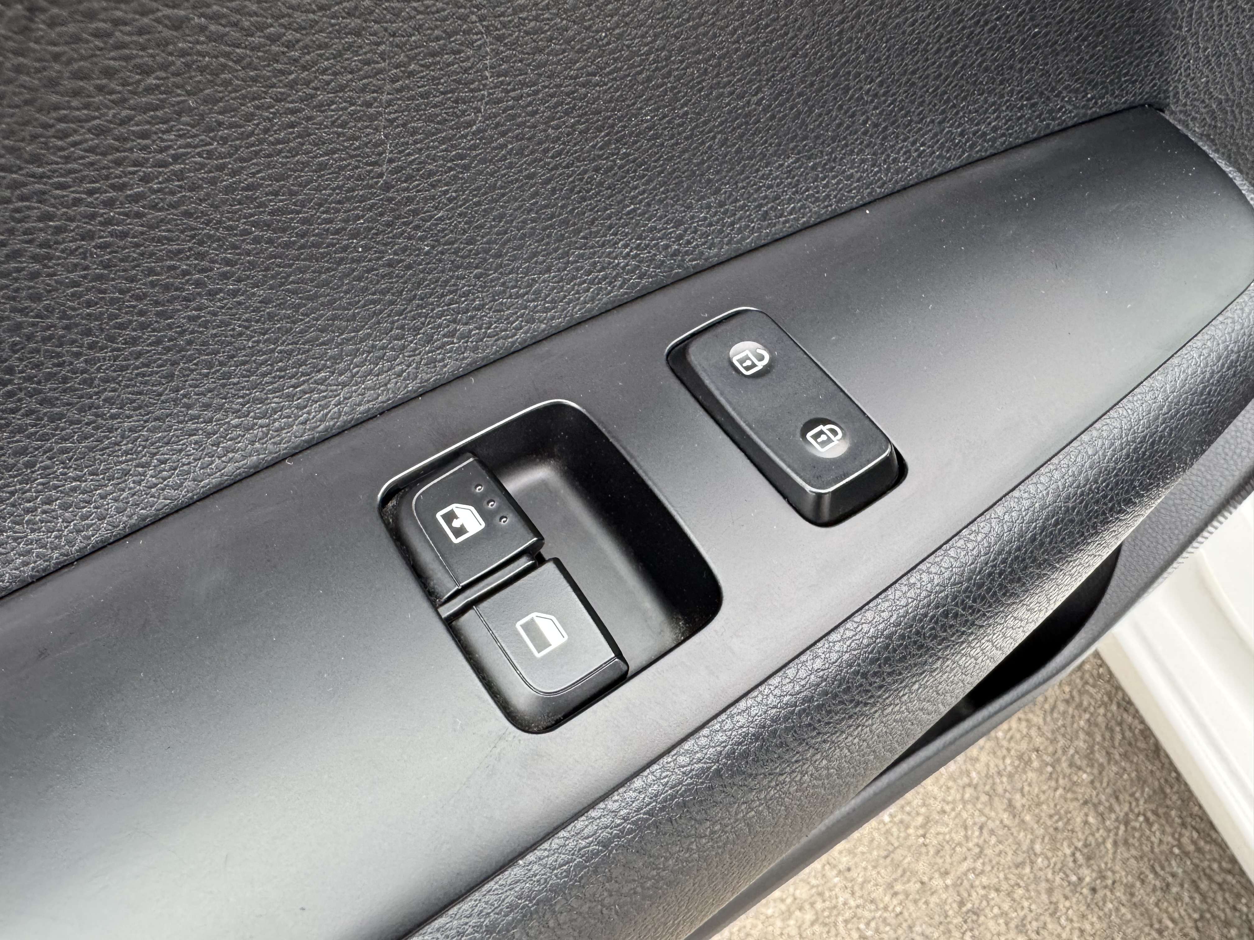 Kia Picanto 1.0i Easy / BLUETOOTH / AIRCO / RADIO / EURO 6