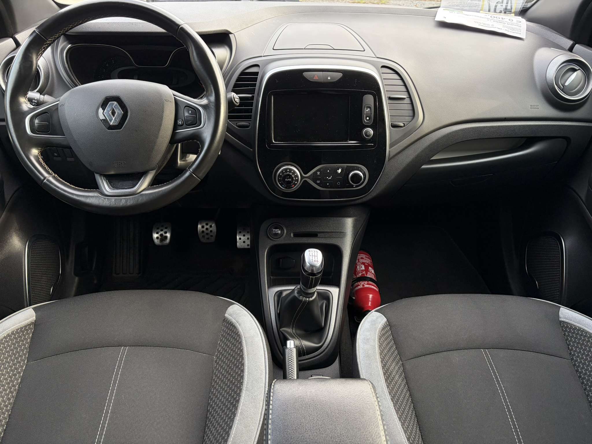 Renault Captur 1.2i 118cv/ATTELAGE/CAM REC/GPS/A.C/GARANTIE 1 AN