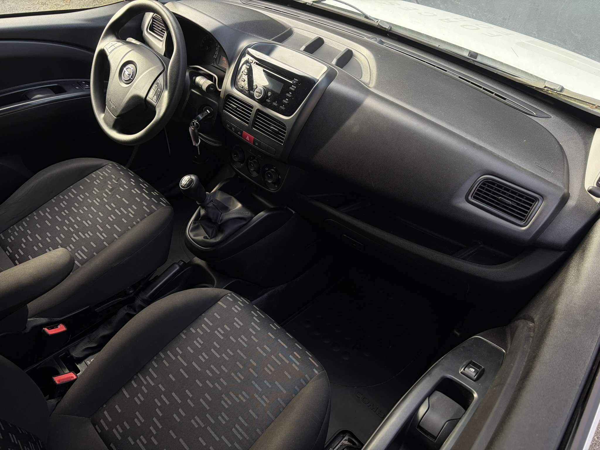 Opel Combo 1.3CDTI 95CV UTILITAIRE/CAPT AR/ GARANTIE 12 MOIS