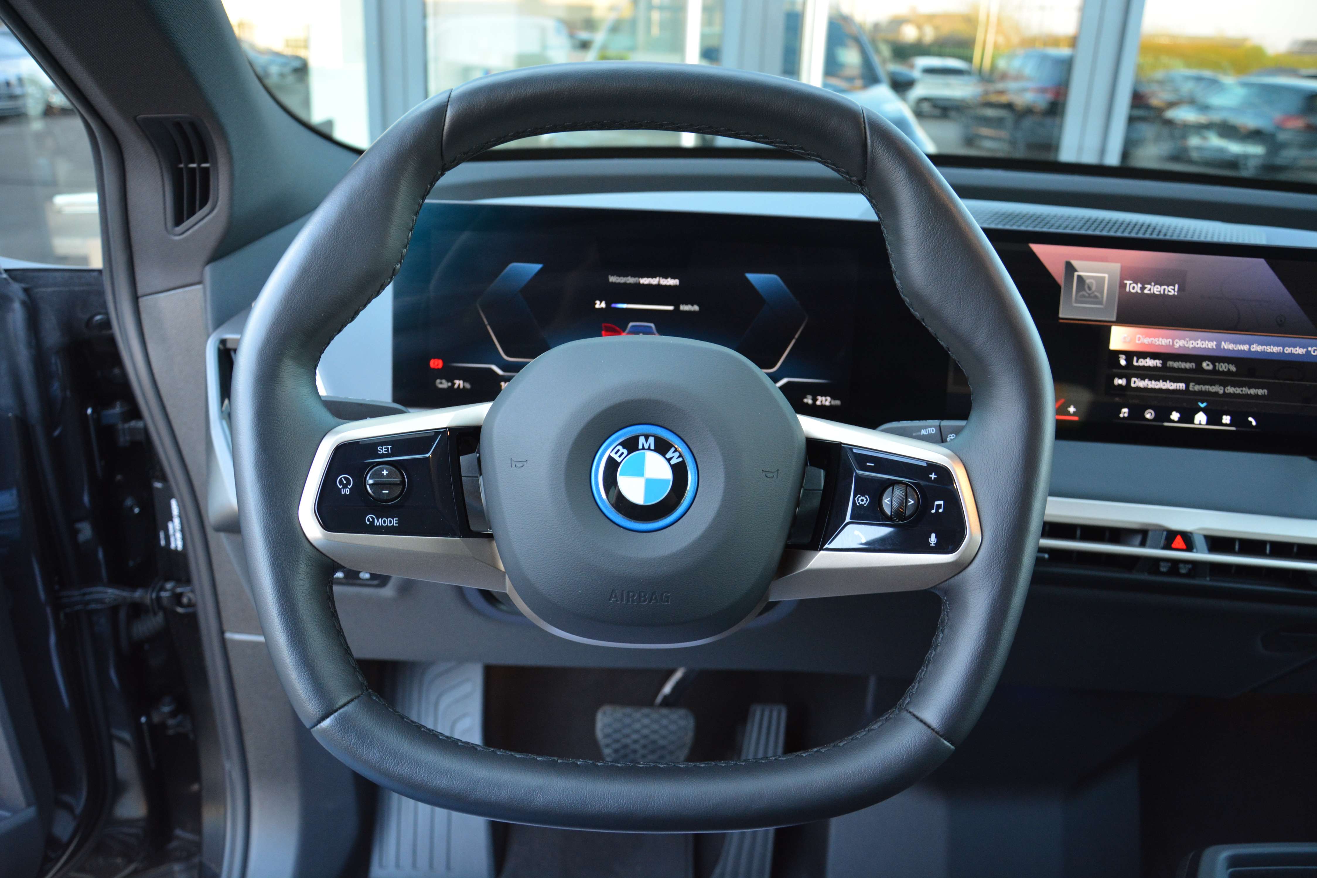 BMW iX xDrive50 M-Sport/Skylounge/Softclose/Massage/ACC