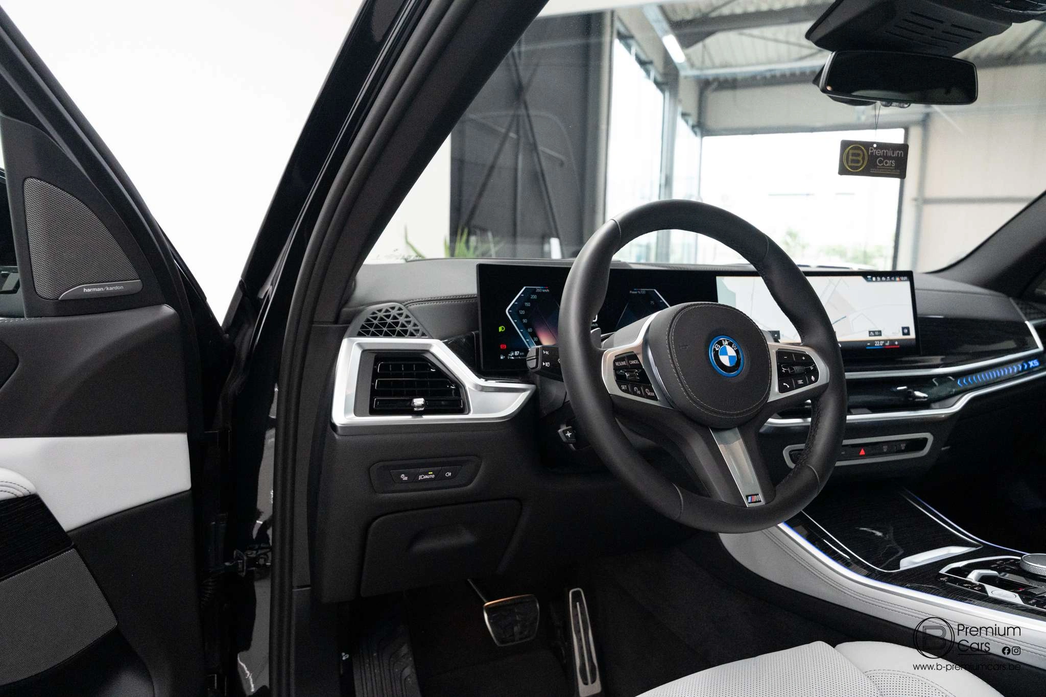 BMW X5 xDrive50e hybrid M-Performance bodykit! Pano, H&K, Acc, Hud!