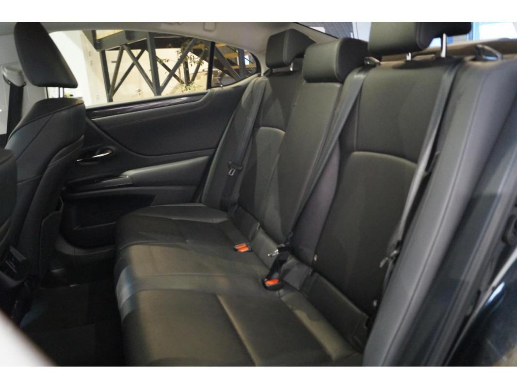 Lexus Es 300h - BV E-CVT 2021 Luxe suivi constructeur